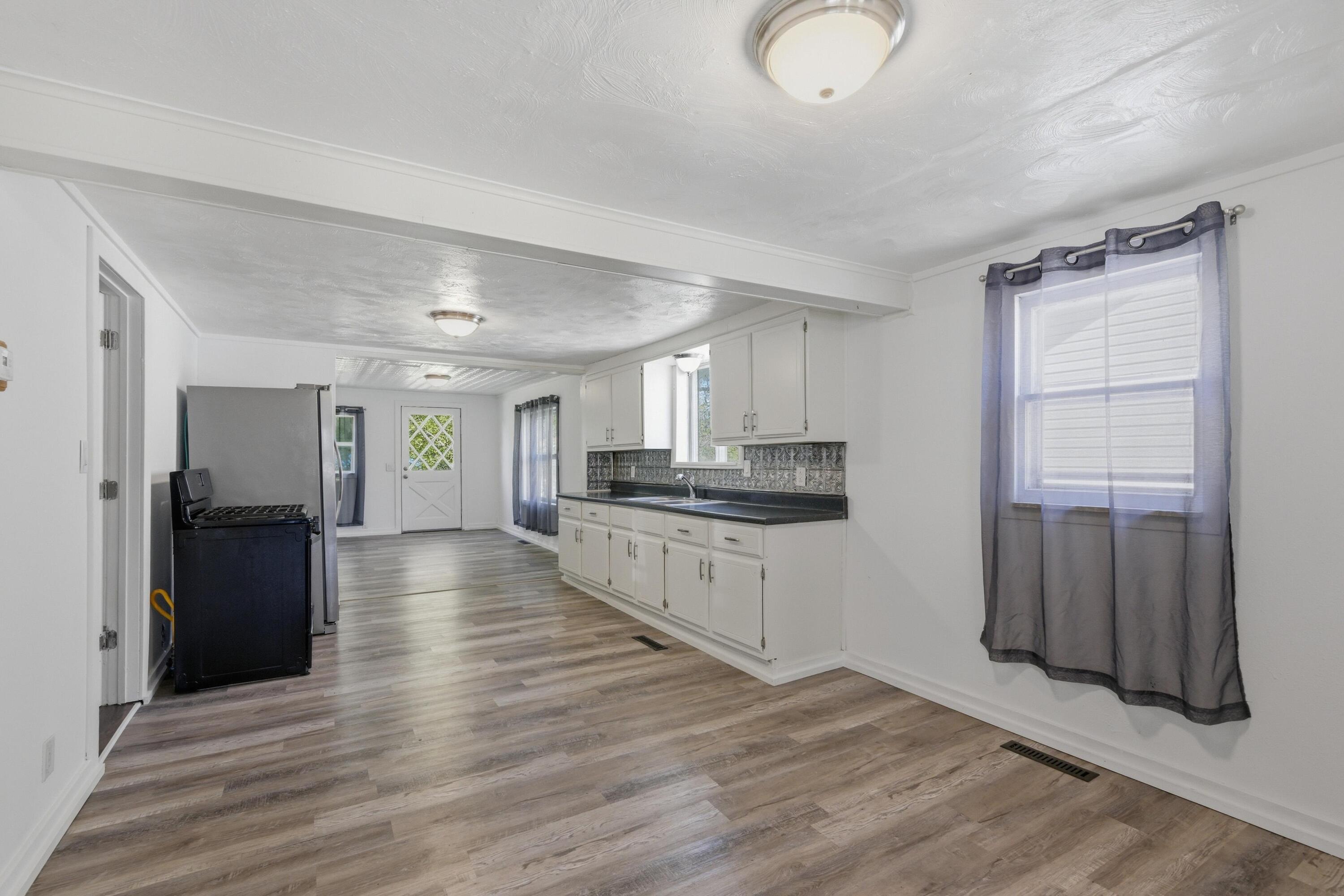 616 South Mckinley Avenue Property Photo 9