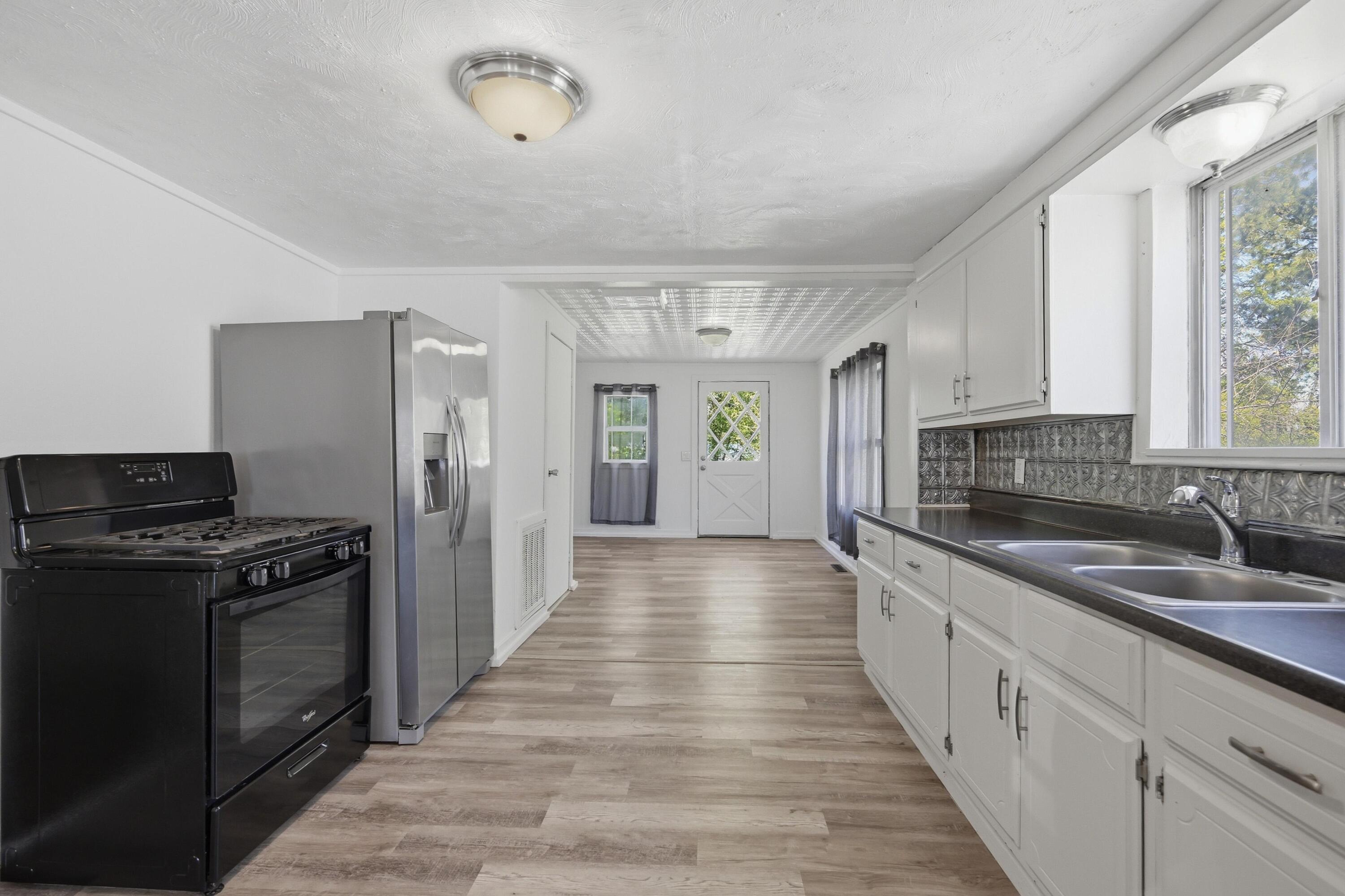 616 South Mckinley Avenue Property Photo 12