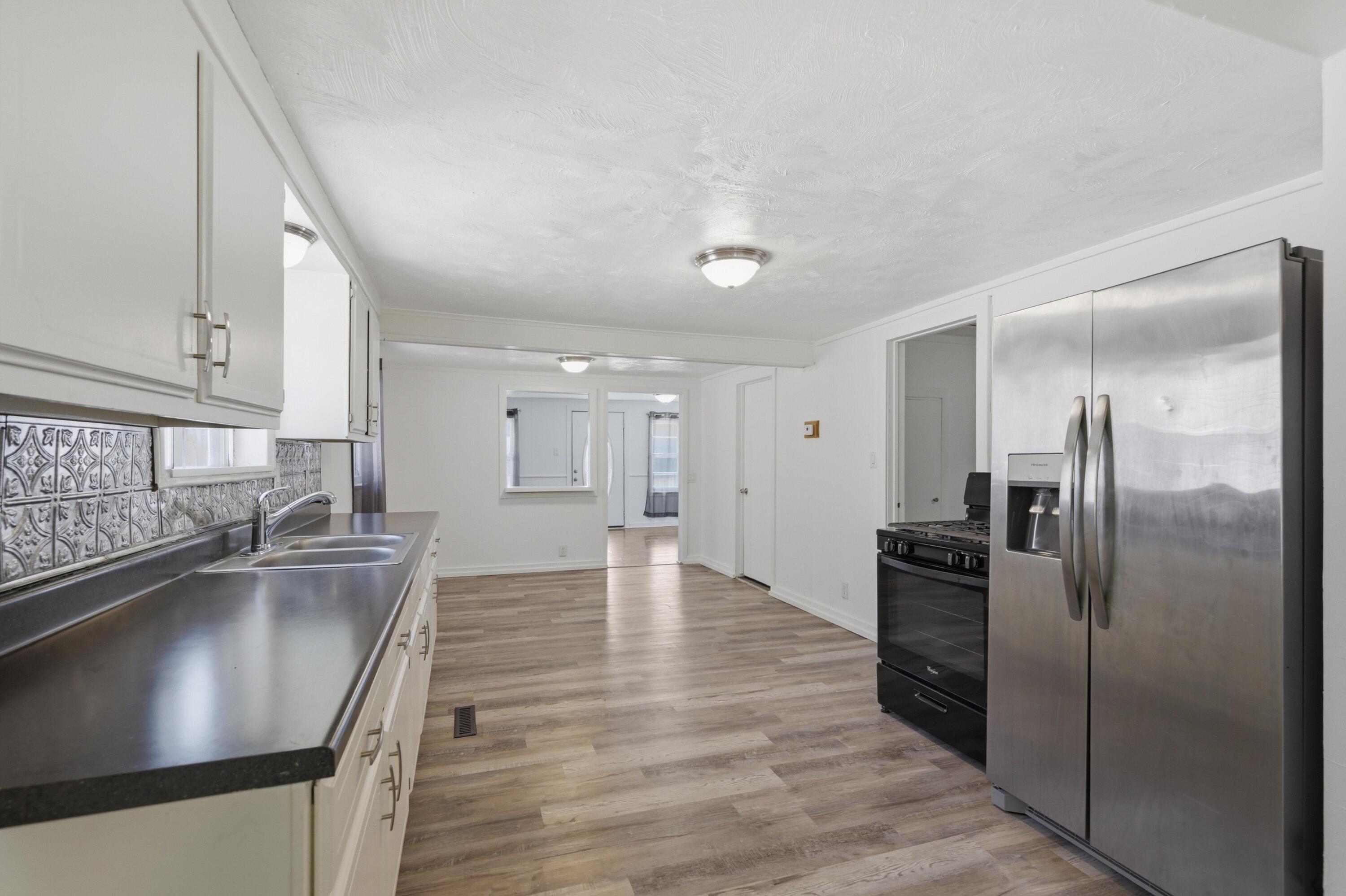 616 South Mckinley Avenue Property Photo 13