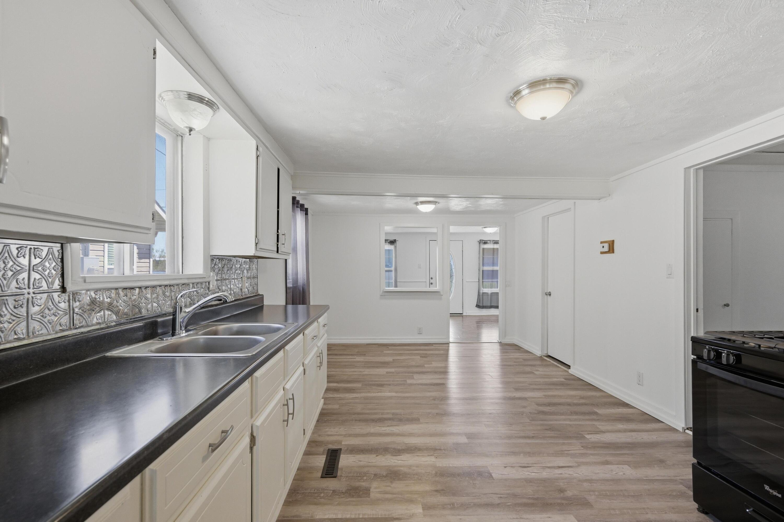 616 South Mckinley Avenue Property Photo 15