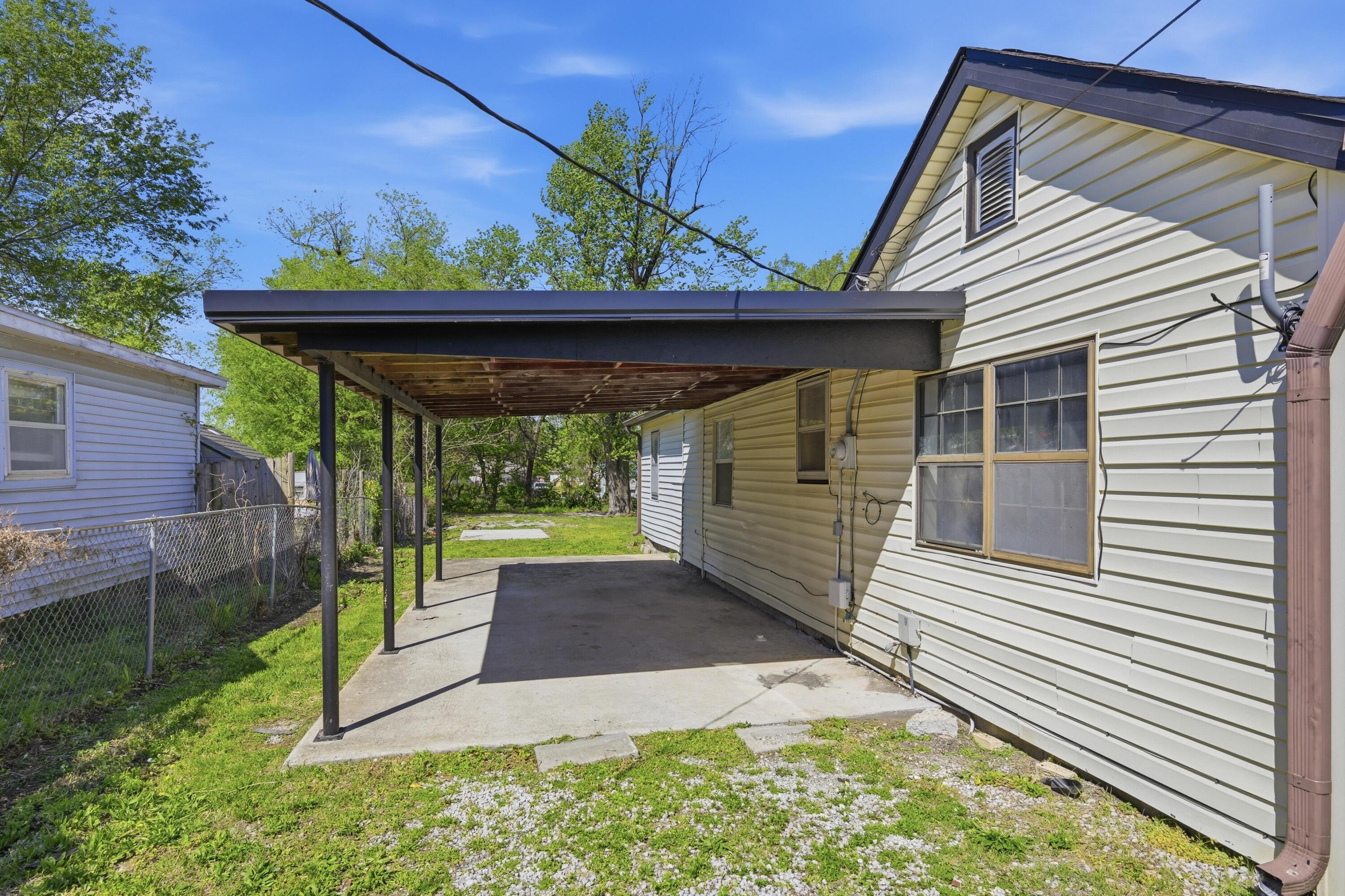 616 South Mckinley Avenue Property Photo 28