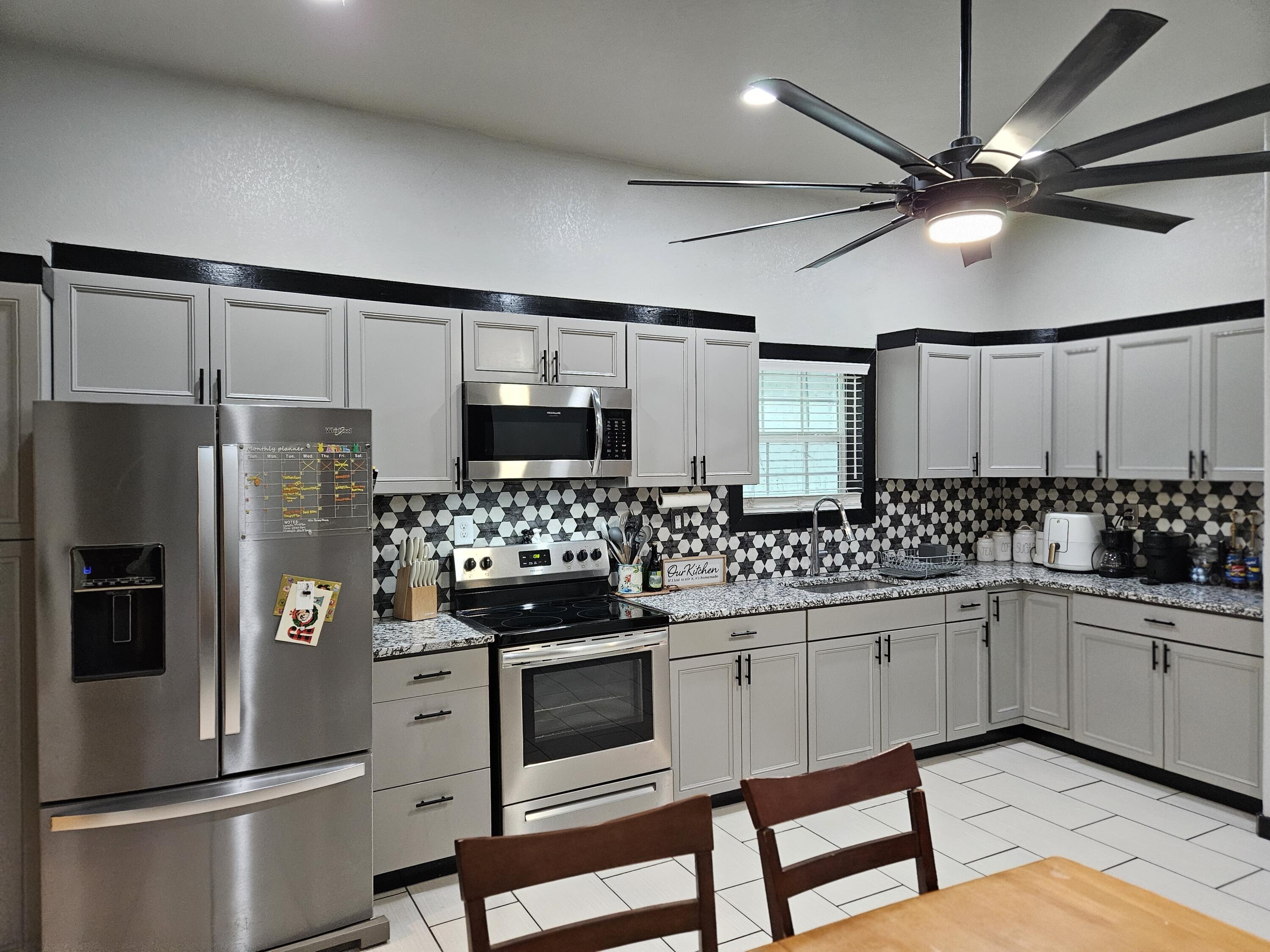 613 8th Street Property Photo 10