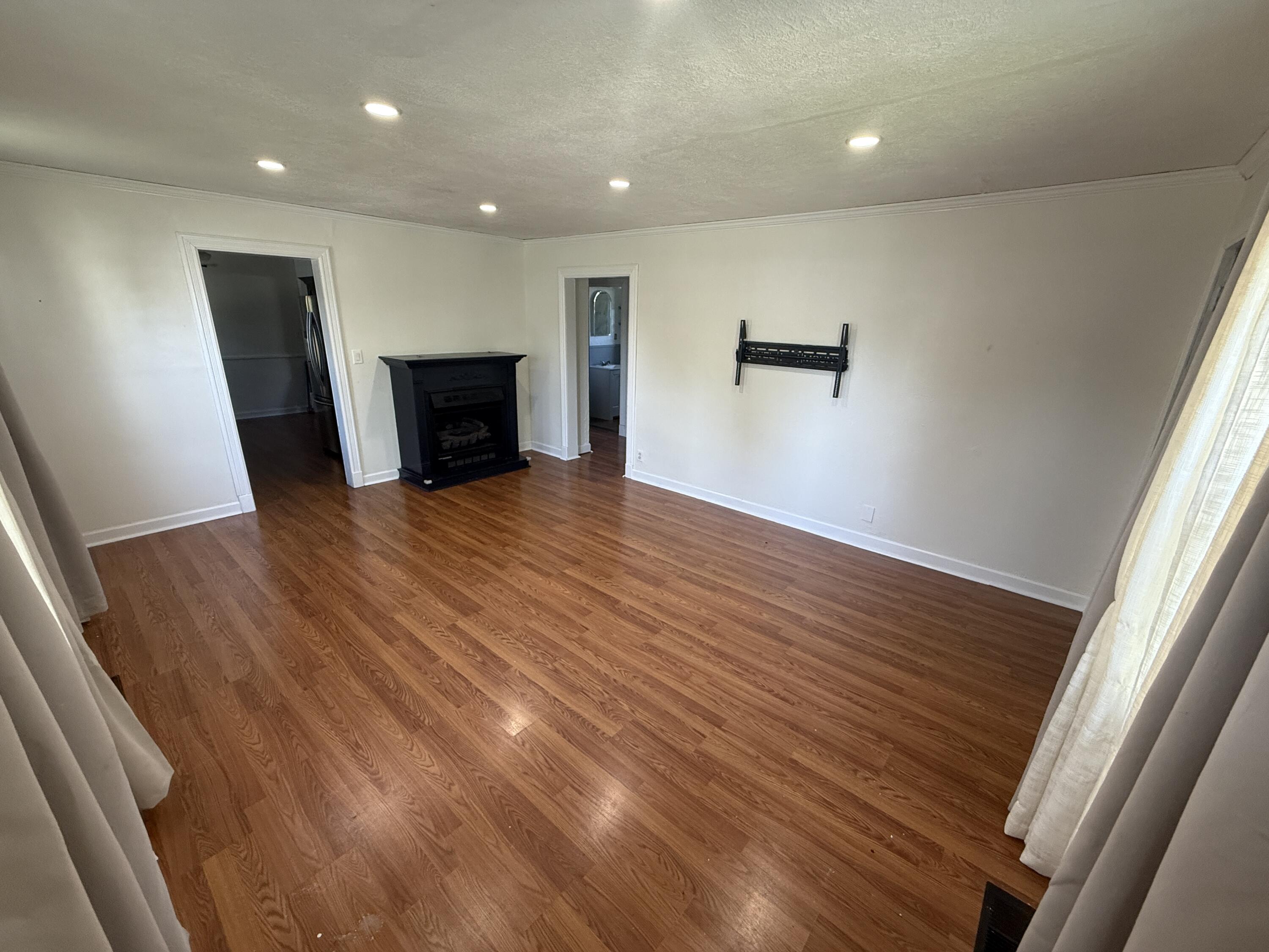 132 South Mc Connell Avenue Property Photo 2