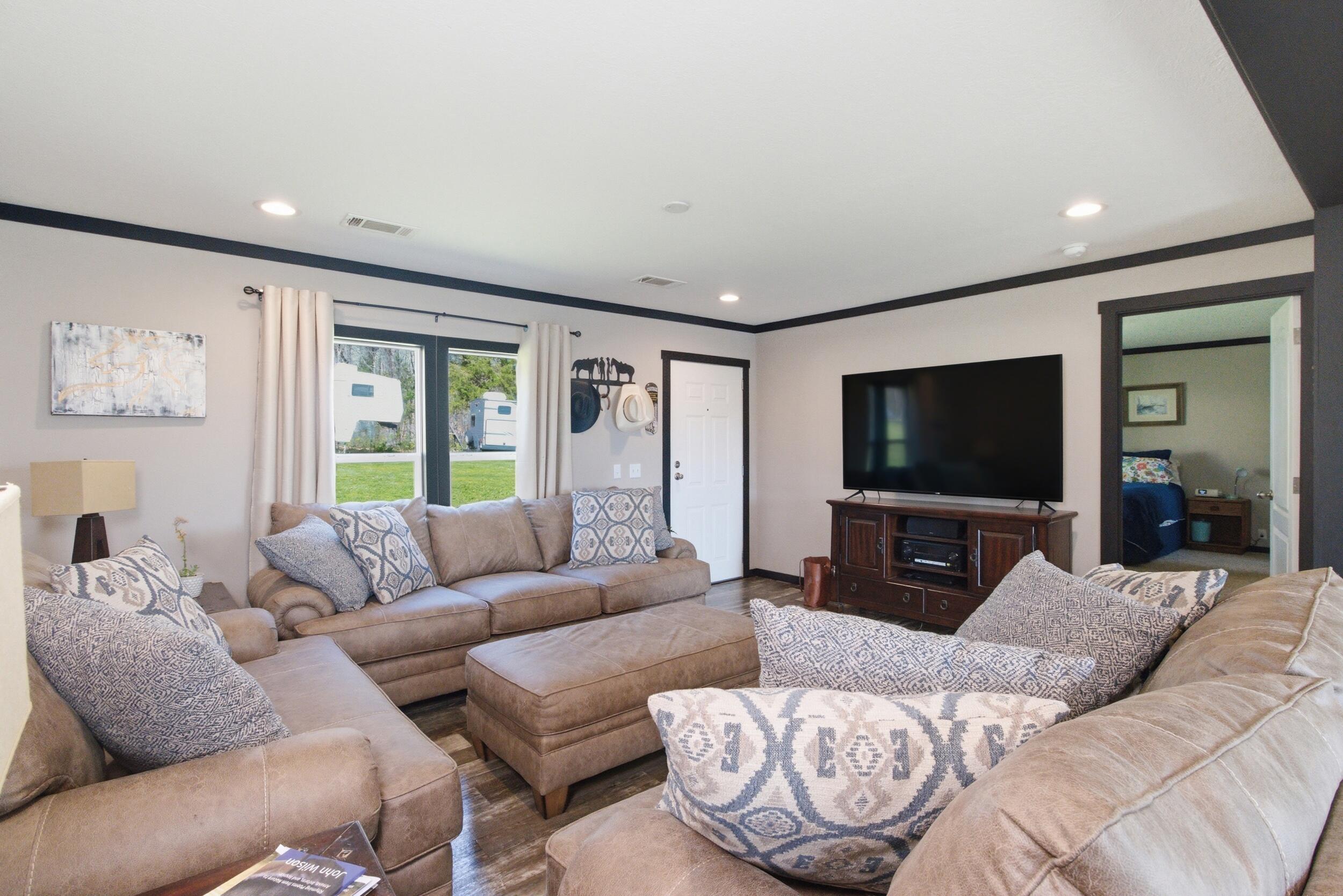 14489 Farm Road 1155 Property Photo 2