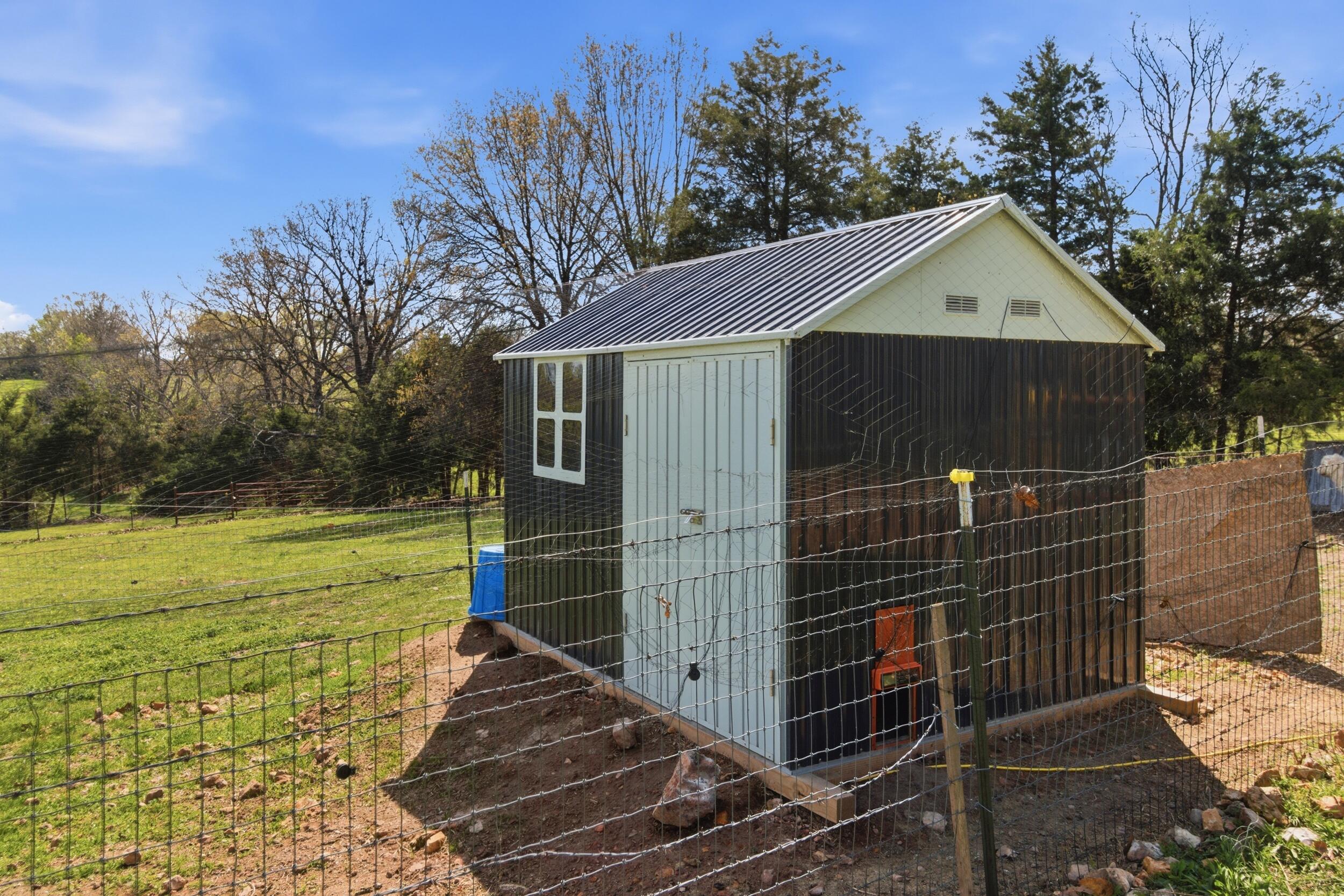 14489 Farm Road 1155 Property Photo 32