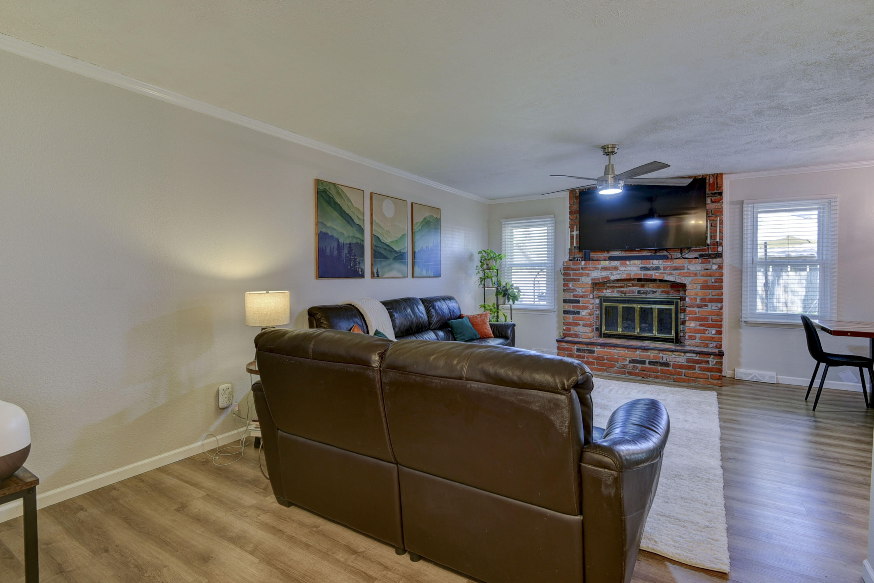 3409 South Rogers Avenue Property Photo 3