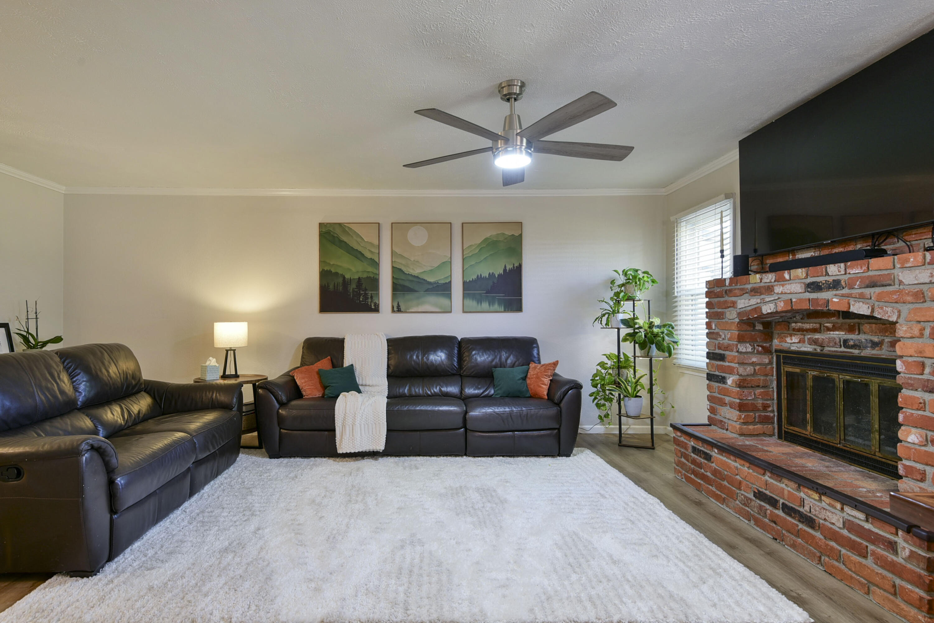 3409 South Rogers Avenue Property Photo 4