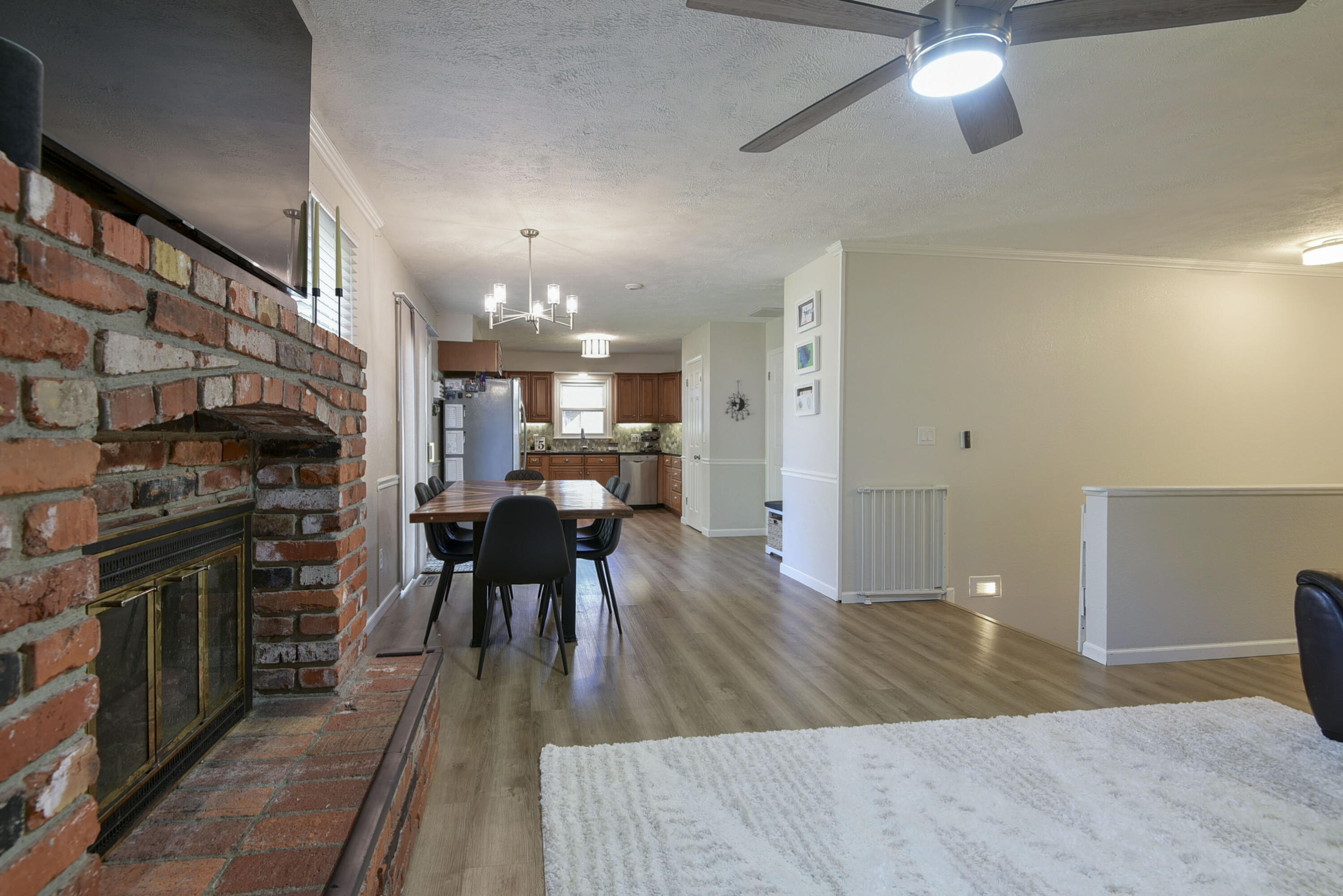 3409 South Rogers Avenue Property Photo 7