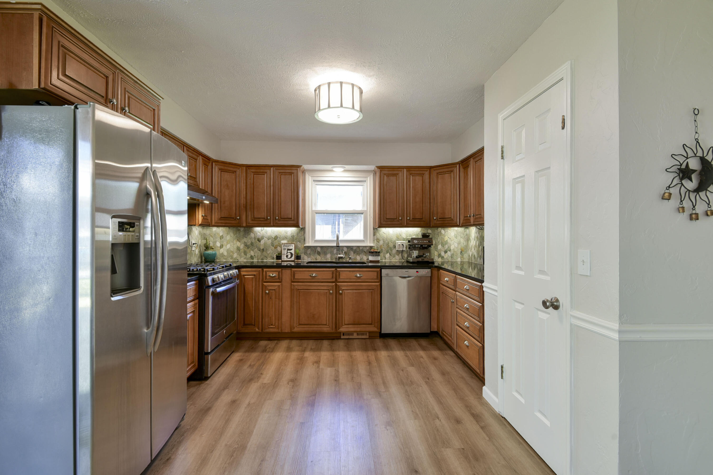 3409 South Rogers Avenue Property Photo 9