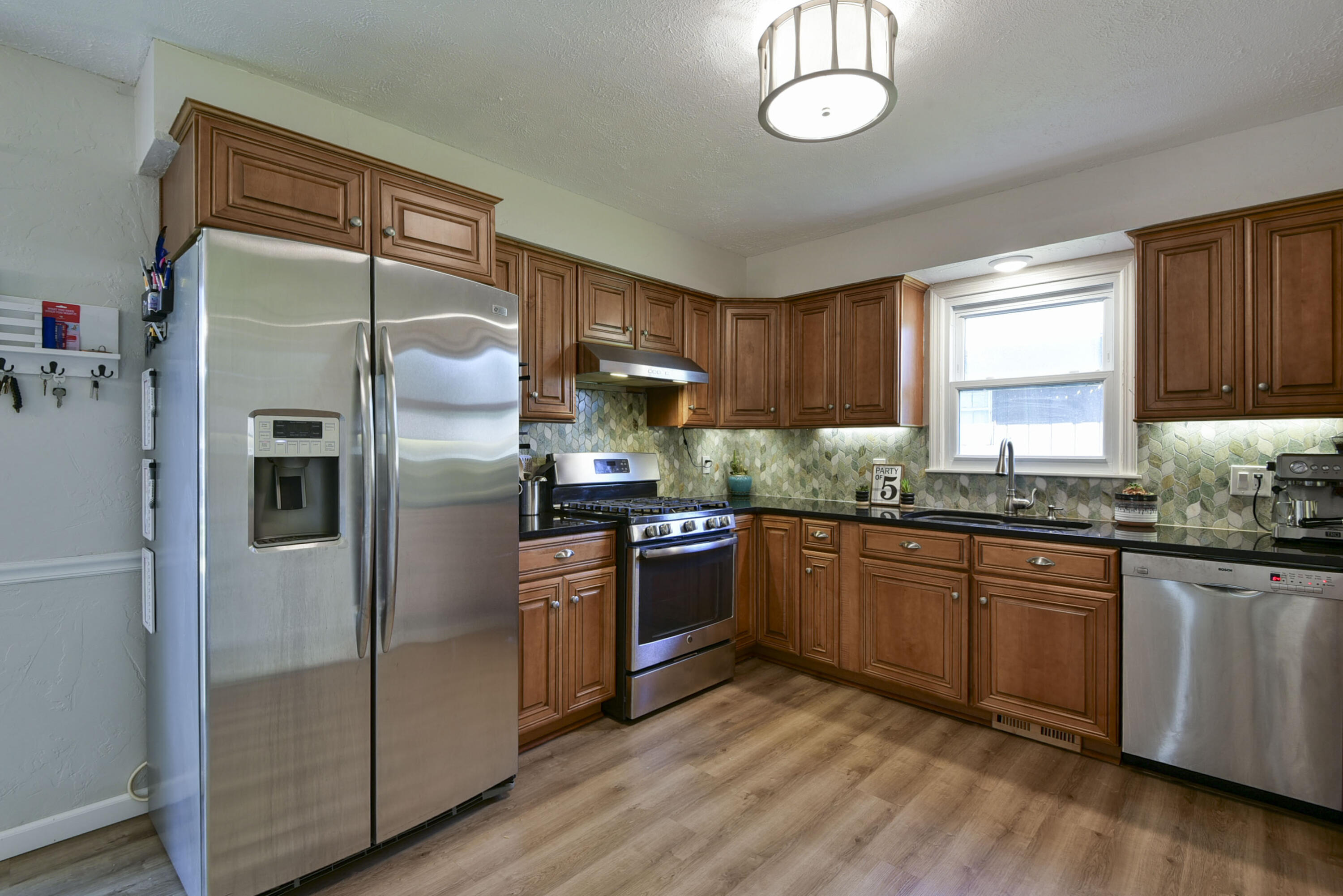 3409 South Rogers Avenue Property Photo 10