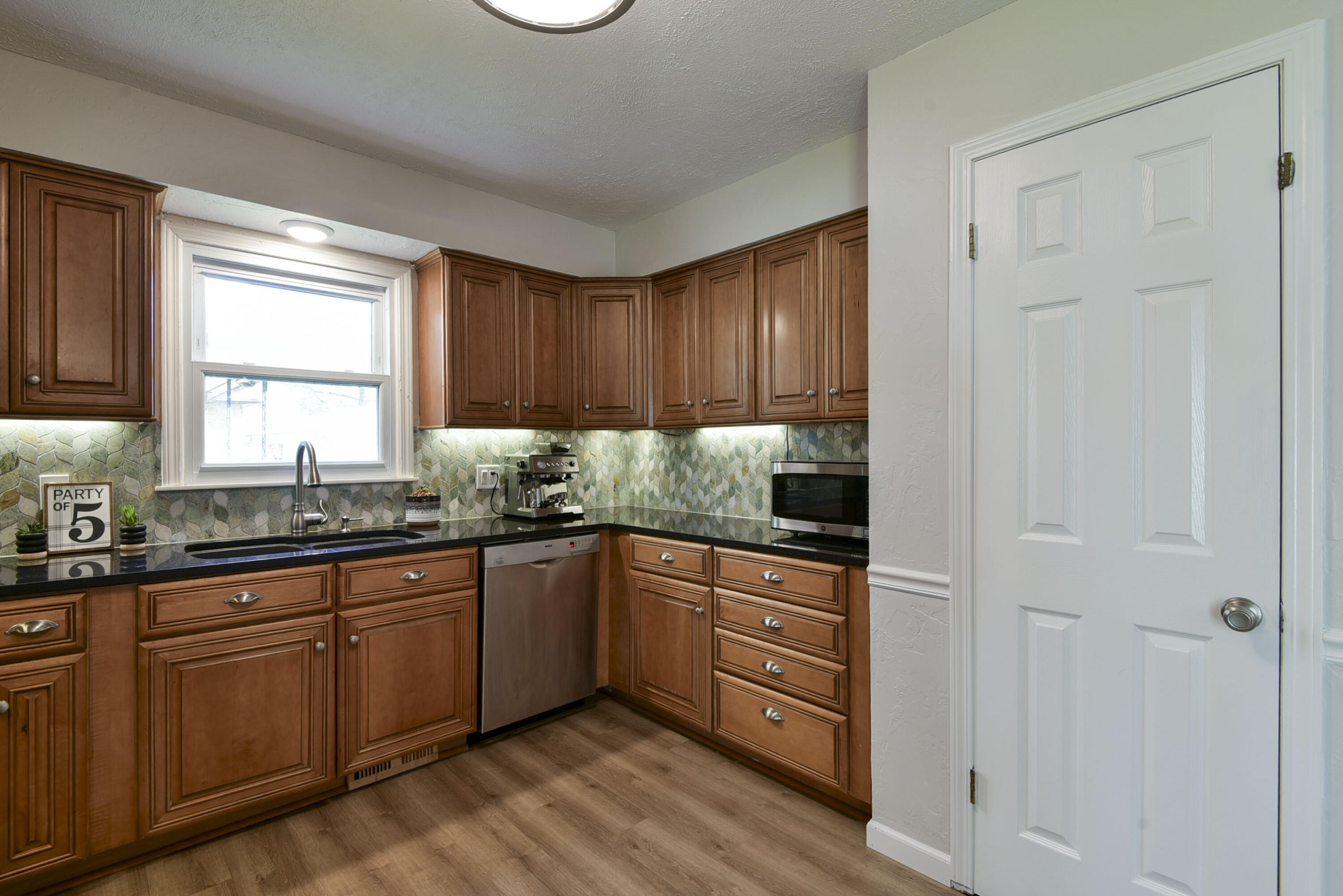 3409 South Rogers Avenue Property Photo 11
