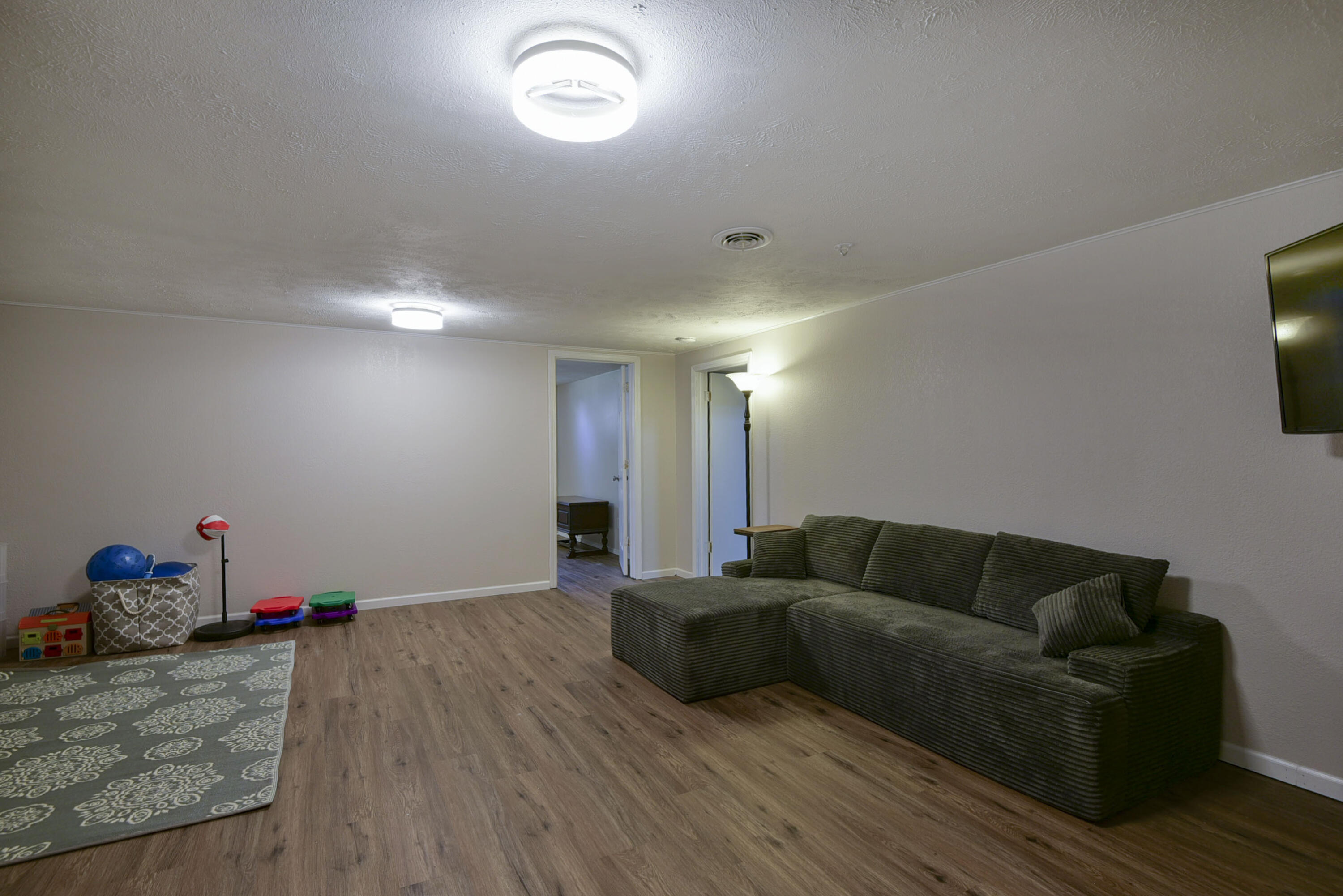 3409 South Rogers Avenue Property Photo 25