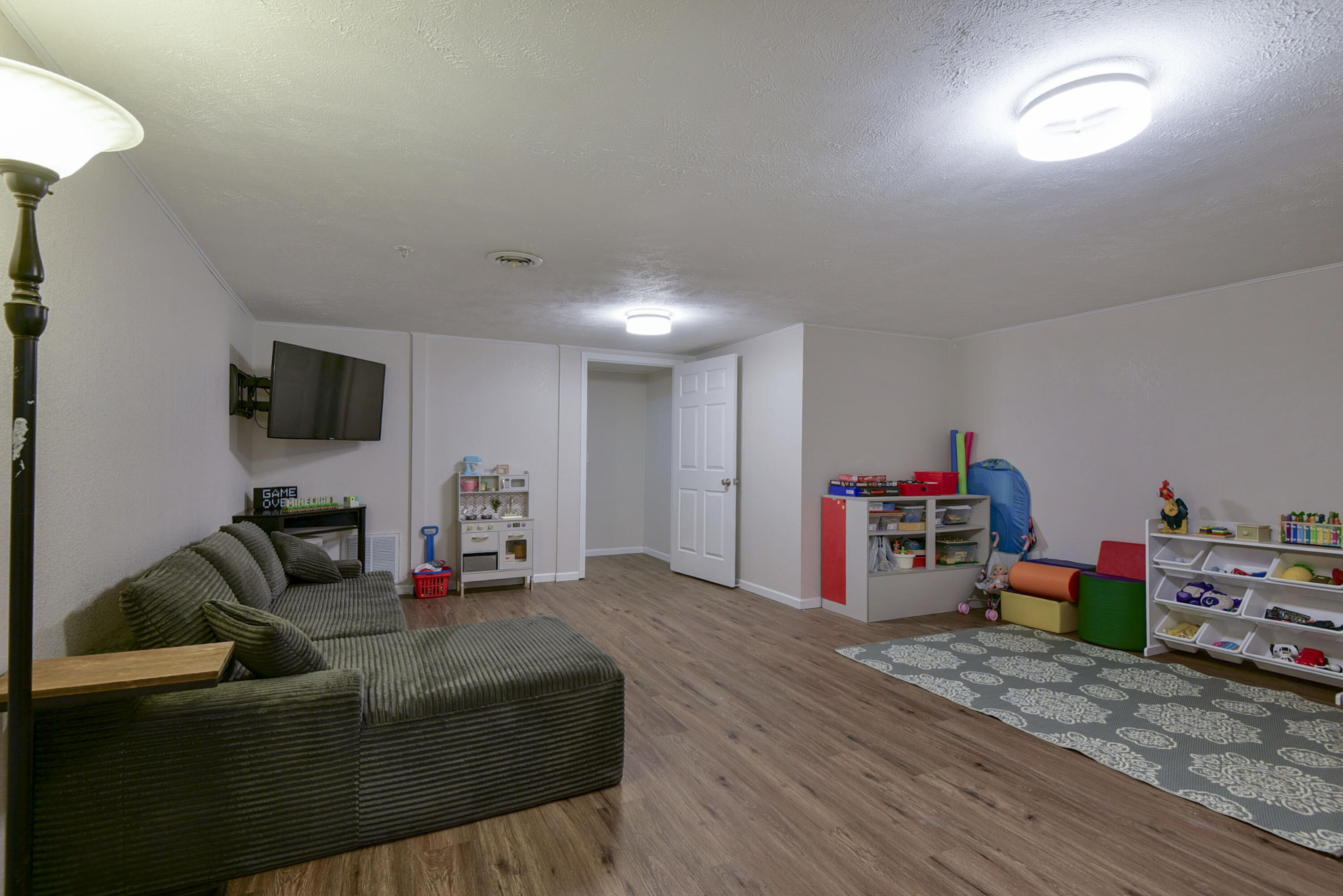 3409 South Rogers Avenue Property Photo 26