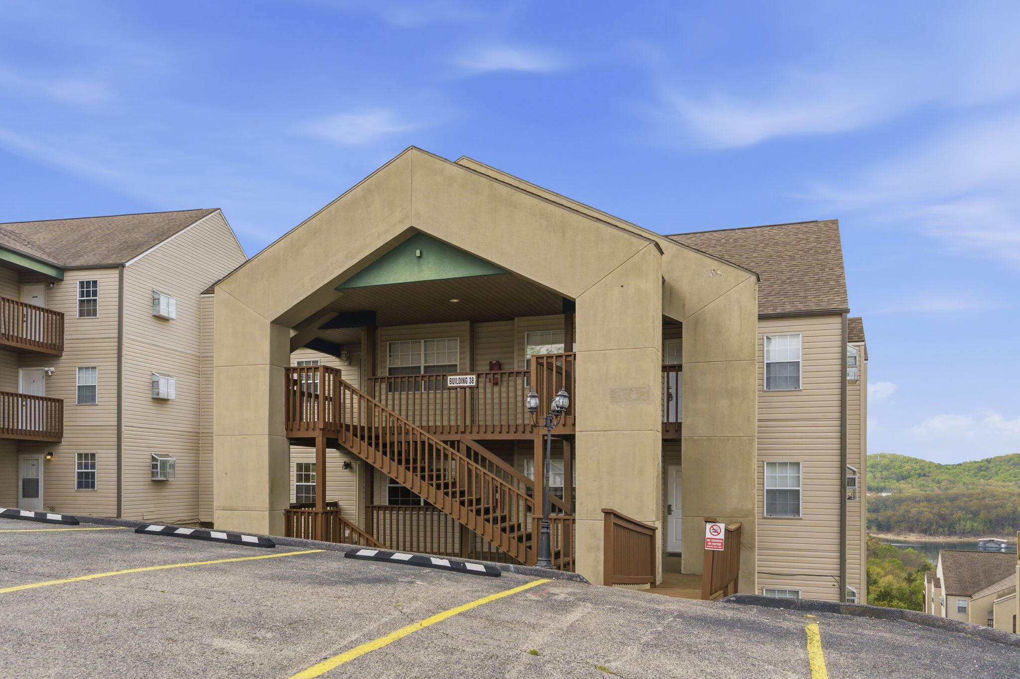 38 Lantern Bay Lane Apt 3 Property Photo 2