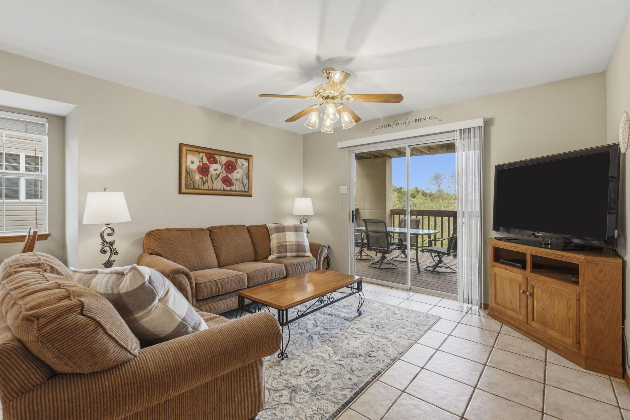 38 Lantern Bay Lane Apt 3 Property Photo 3