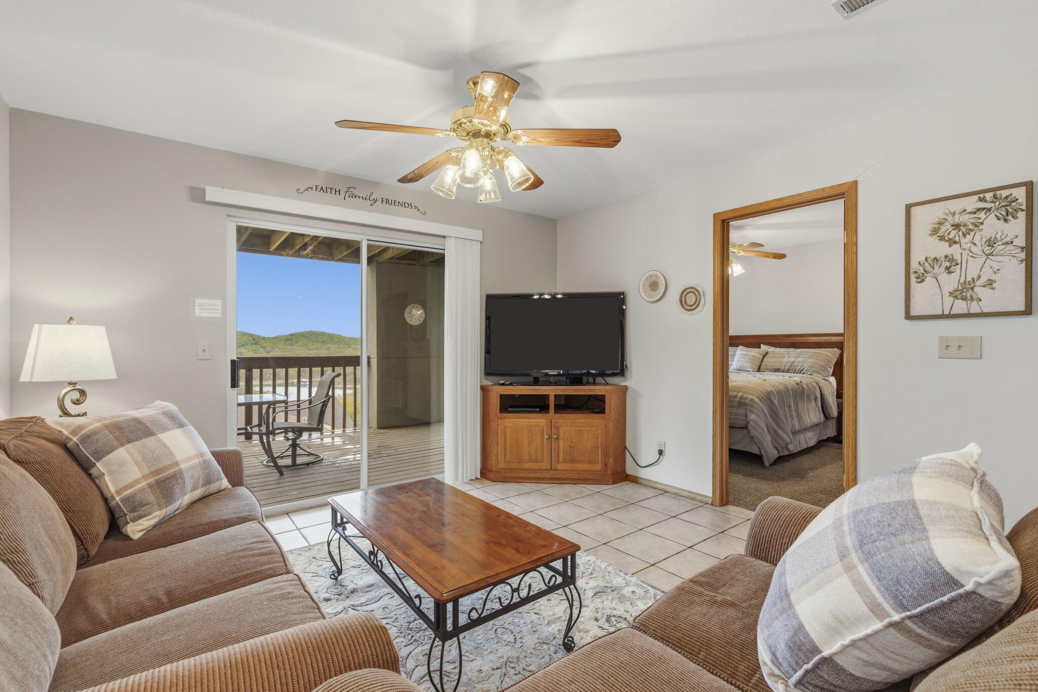 38 Lantern Bay Lane Apt 3 Property Photo 5