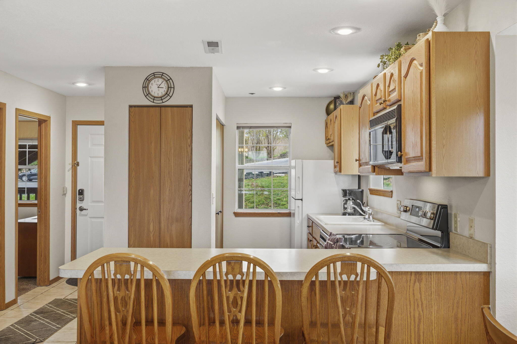38 Lantern Bay Lane Apt 3 Property Photo 8