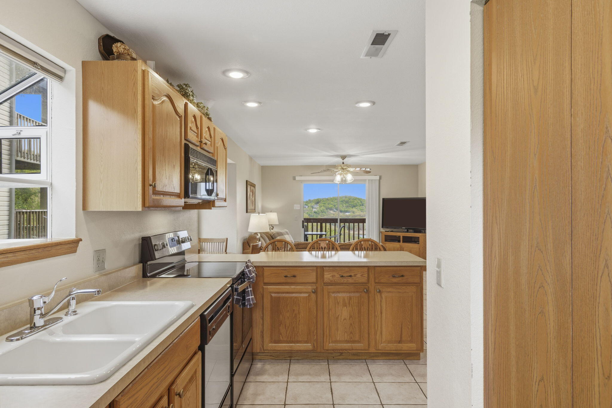 38 Lantern Bay Lane Apt 3 Property Photo 10