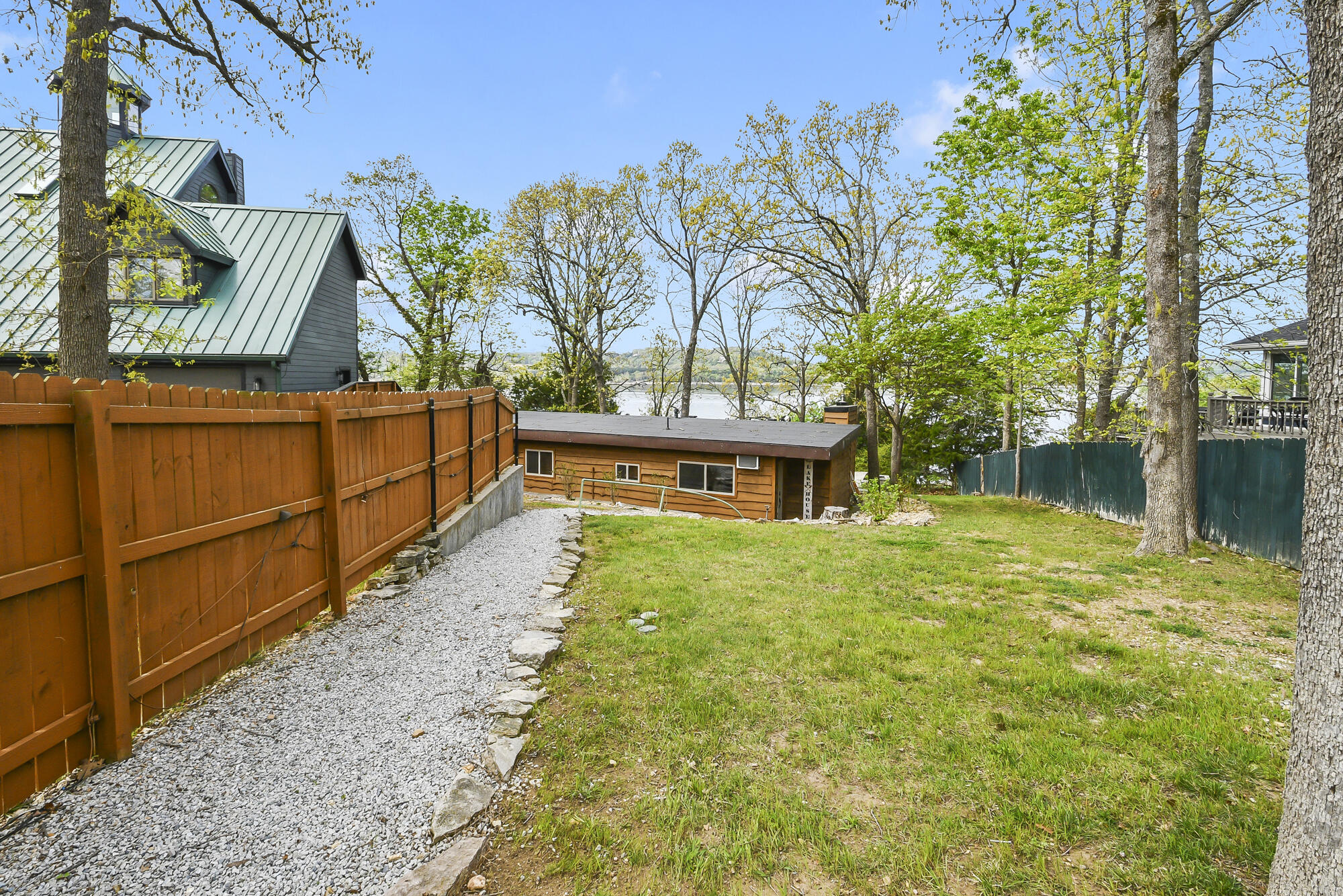 337 Parkside Drive Property Photo 4
