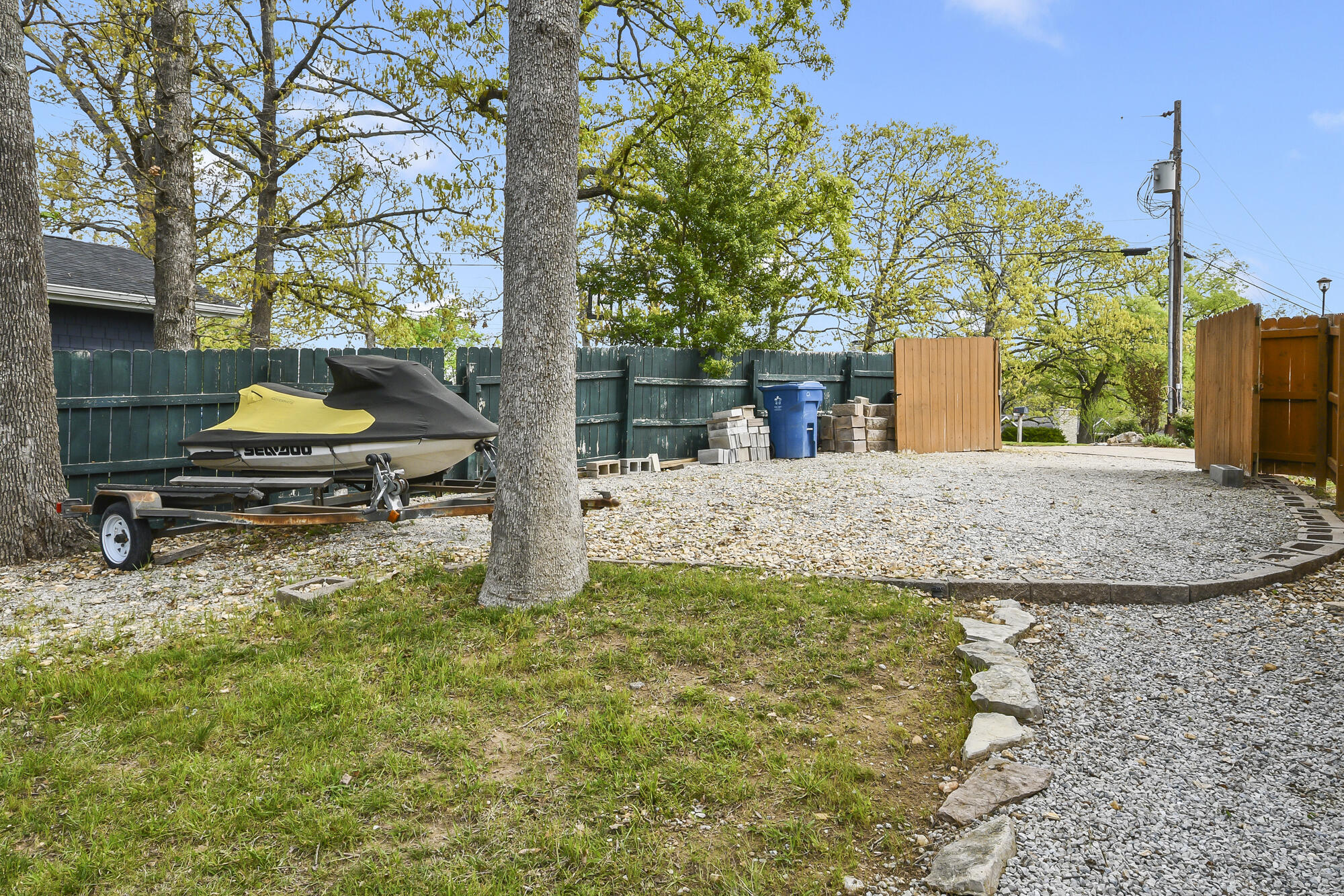 337 Parkside Drive Property Photo 6
