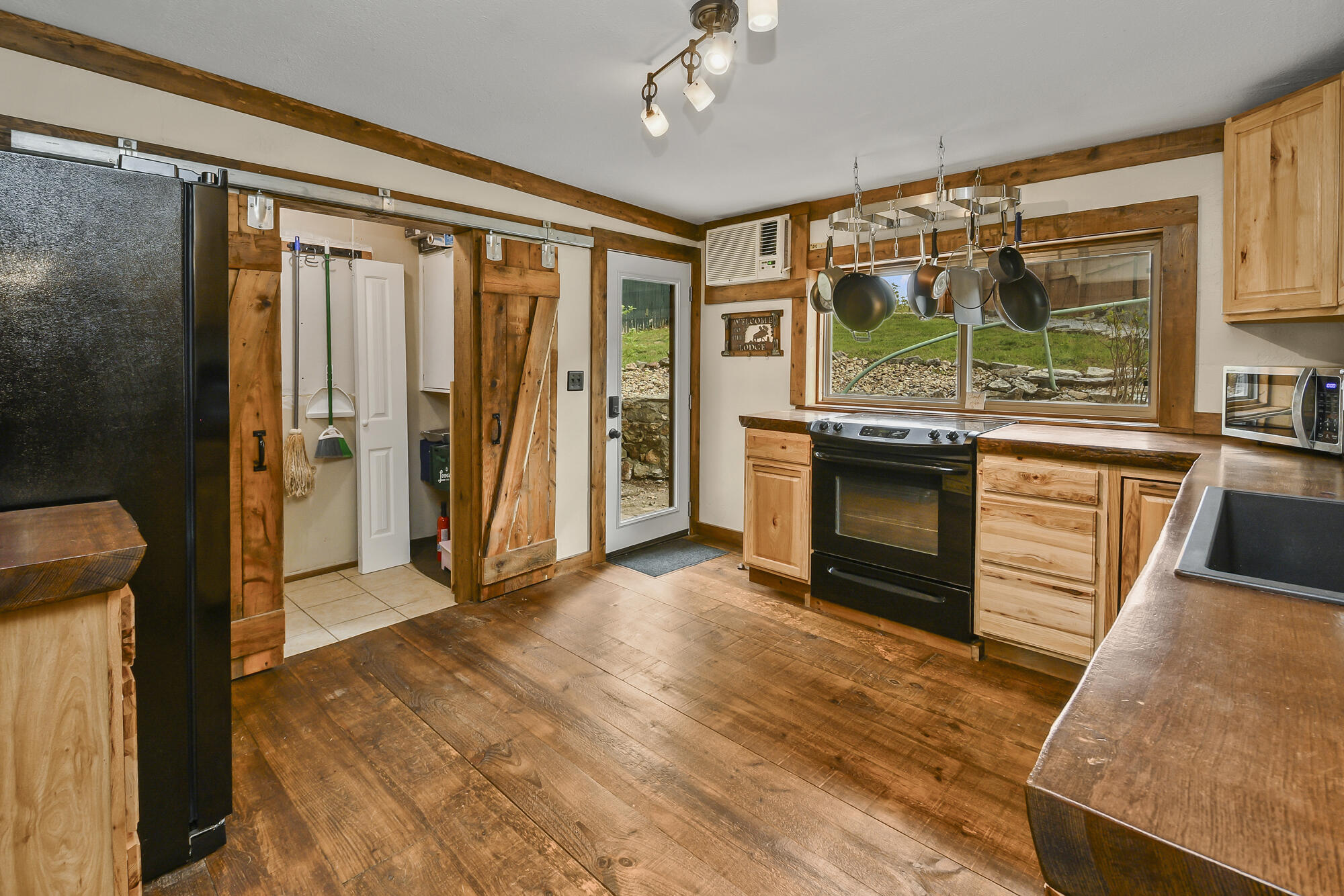 337 Parkside Drive Property Photo 10