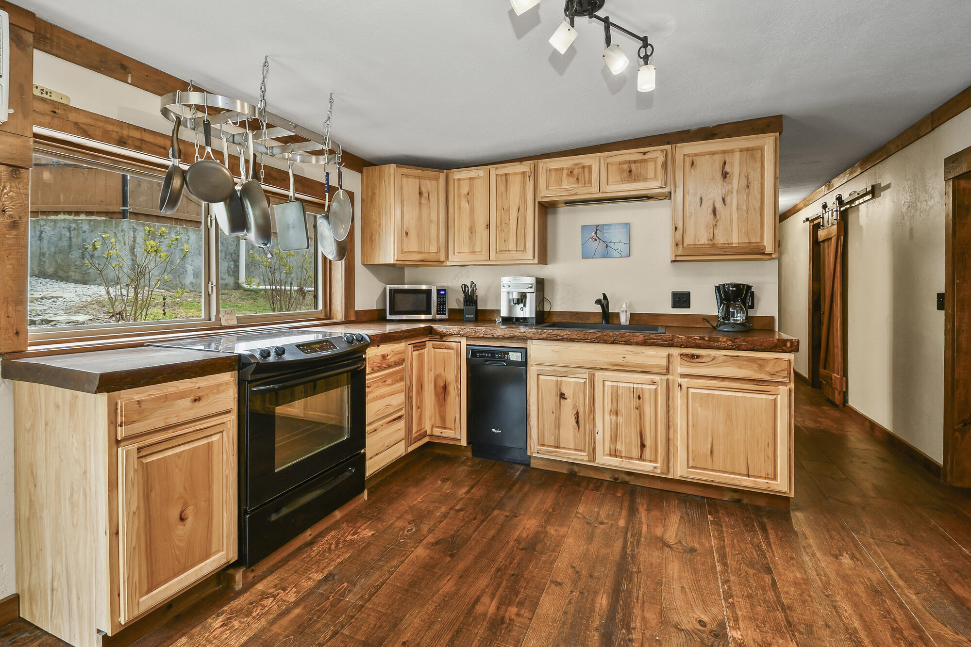 337 Parkside Drive Property Photo 14
