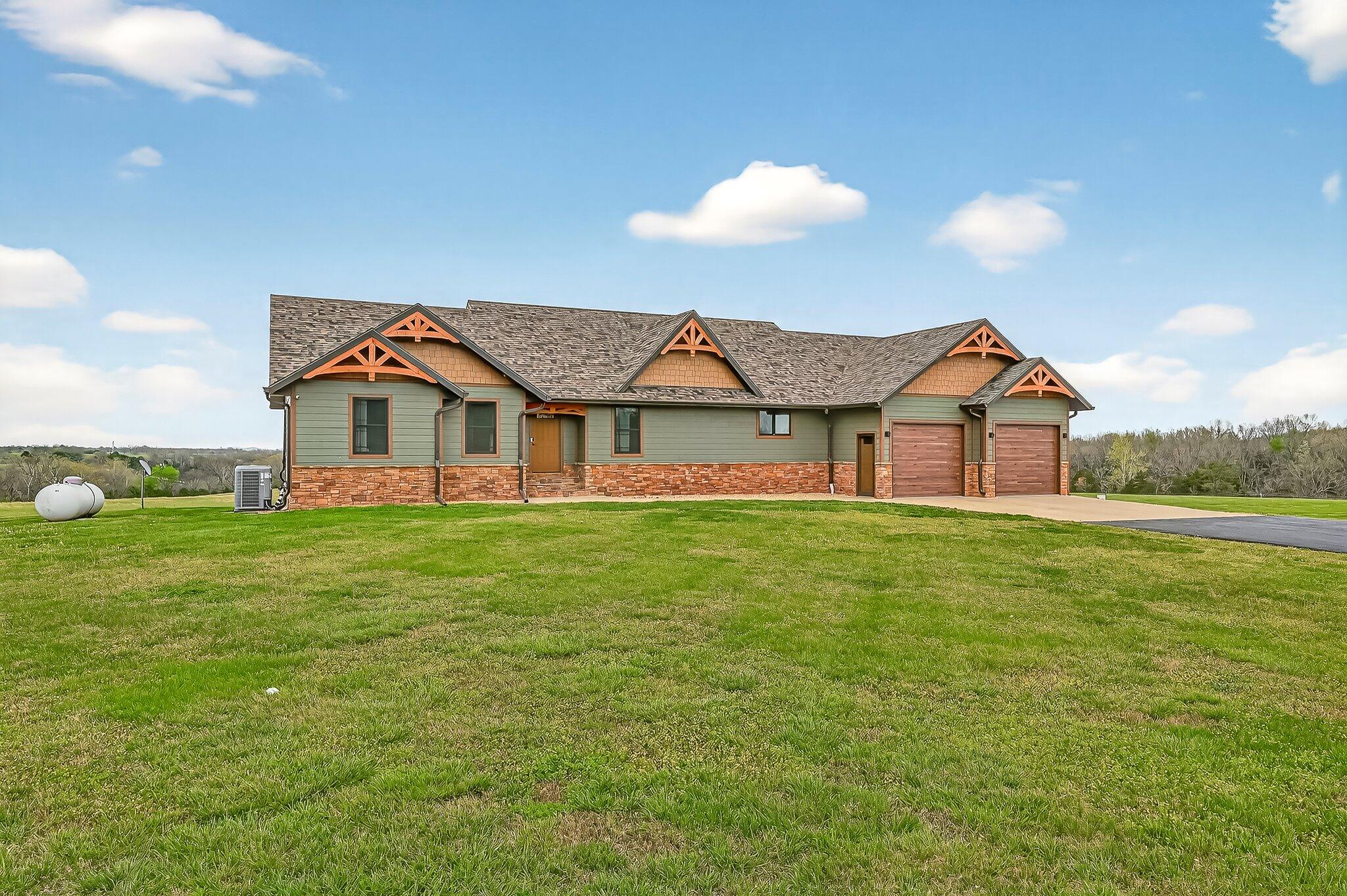 132 County Road 900 Property Photo 4