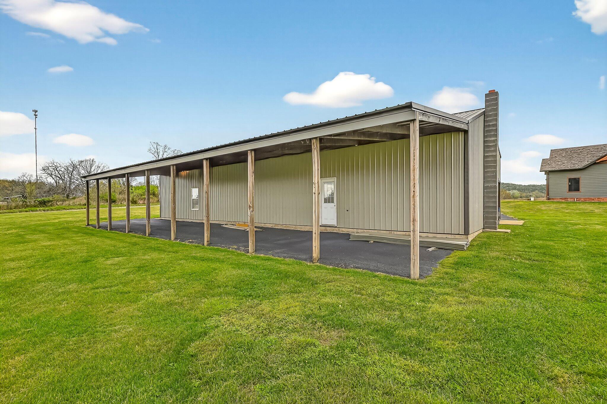 132 County Road 900 Property Photo 44