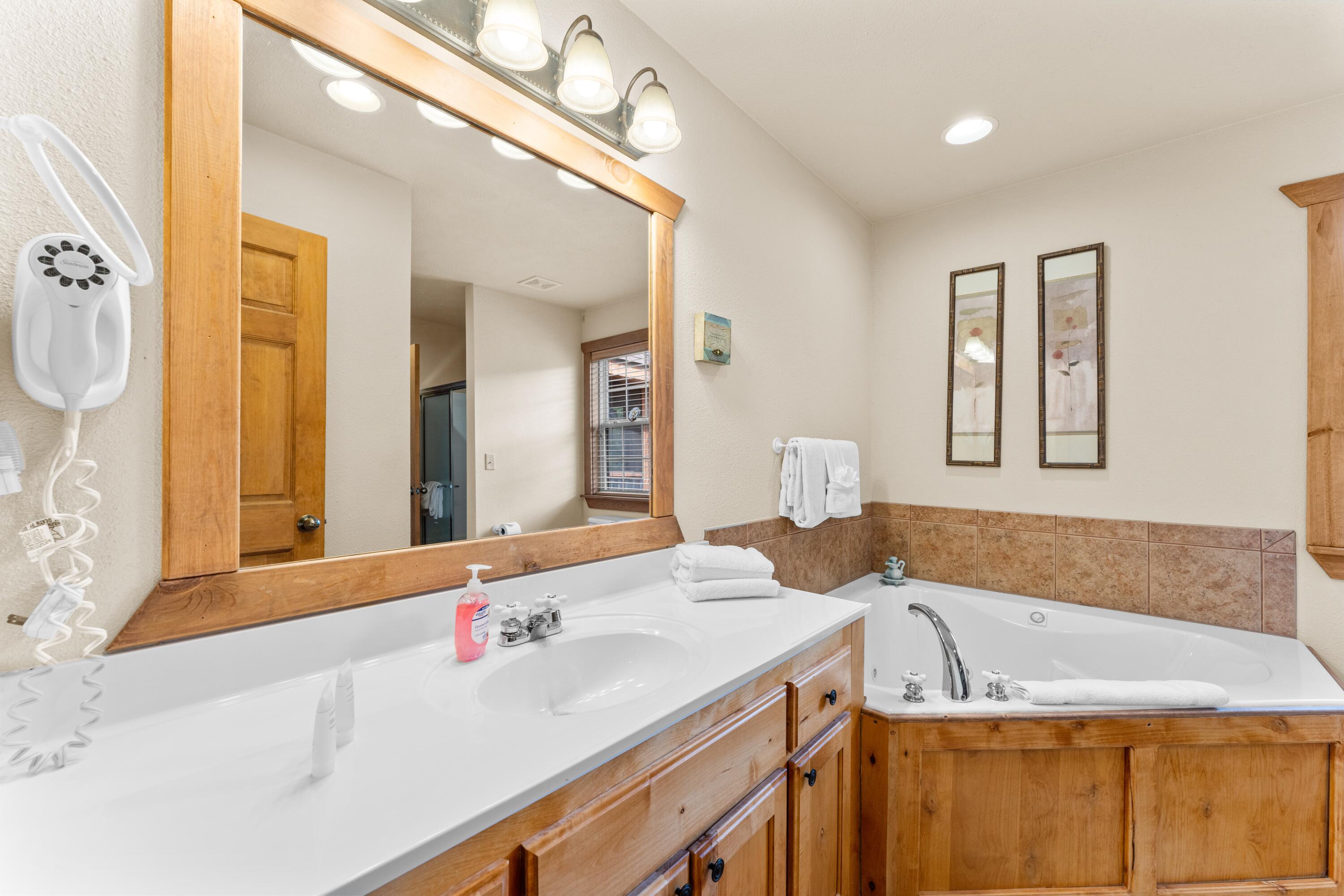 558 Baldknobber Drive 49 Property Photo 18