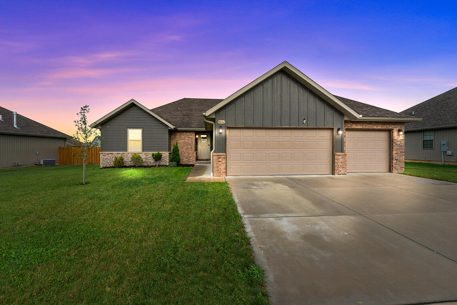 4352 Siena Avenue Property Photo 1