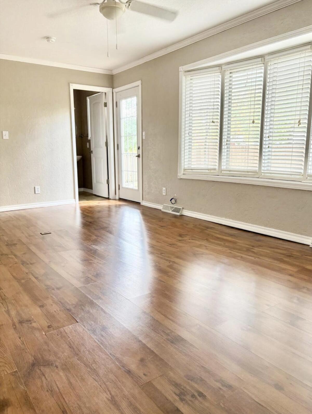 1006 East 10th Street Property Photo 15
