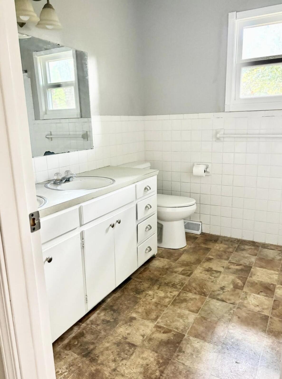 1006 East 10th Street Property Photo 19