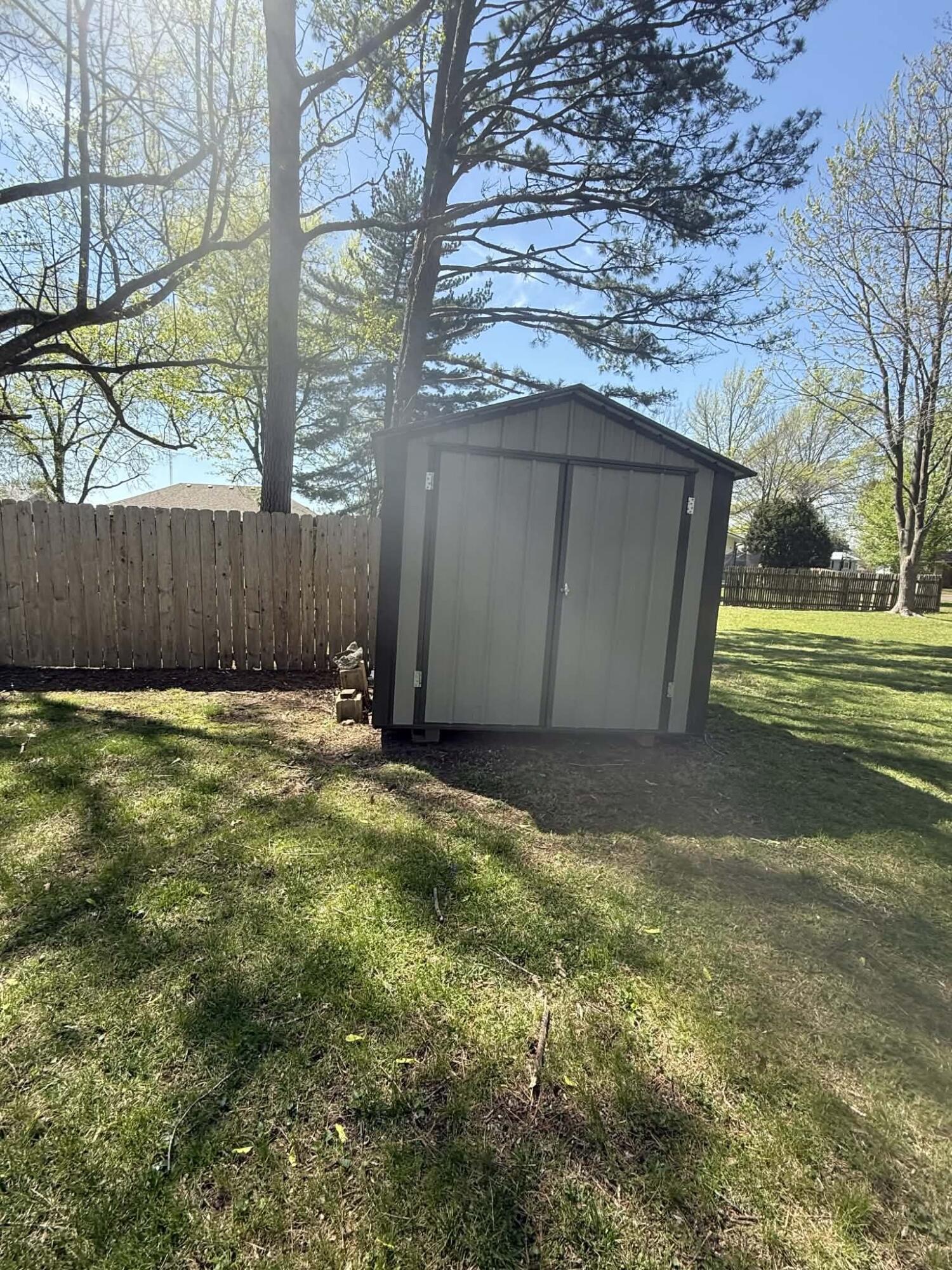 1006 East 10th Street Property Photo 32