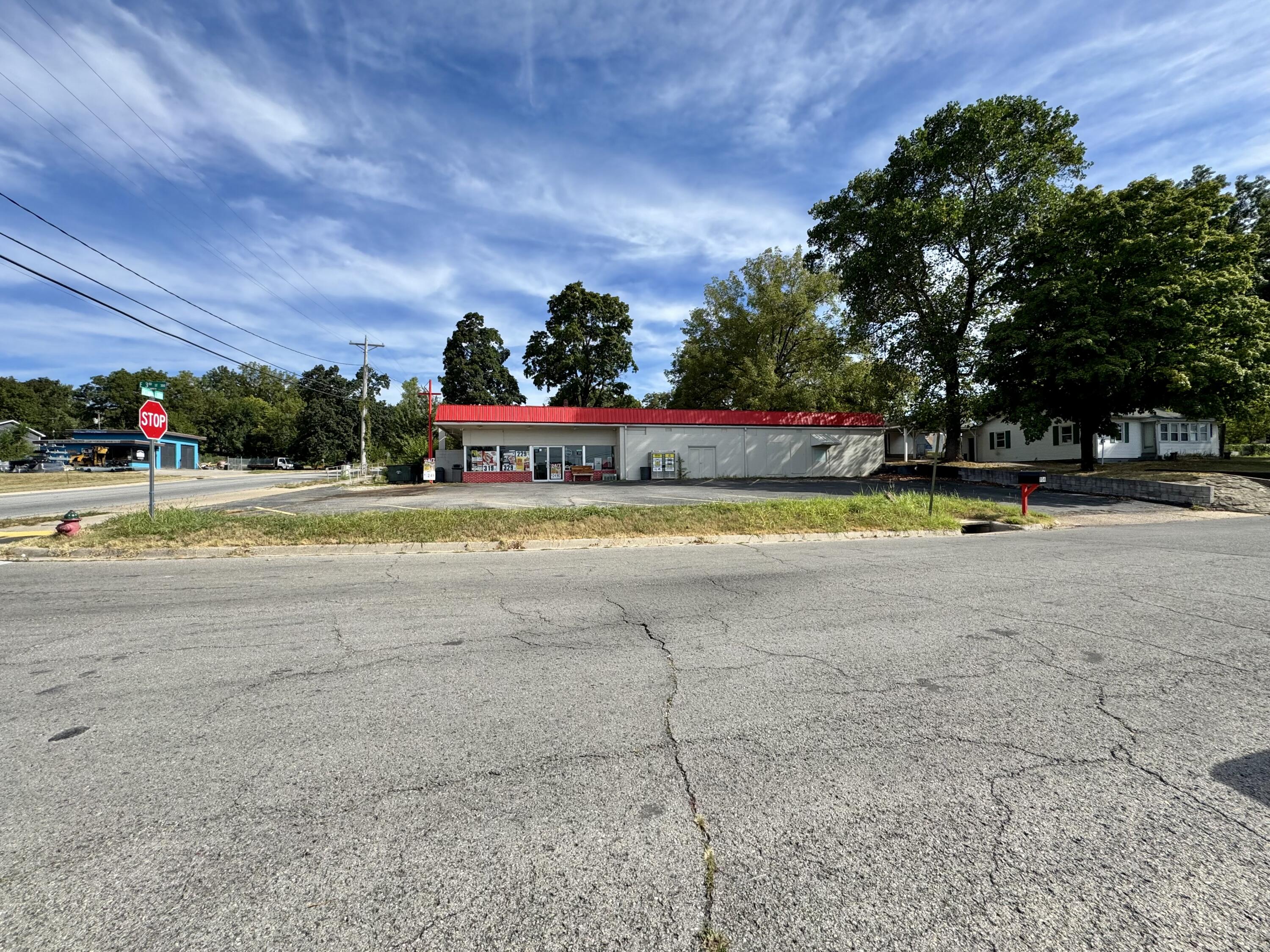 804 Saint Louis Street Property Photo 4