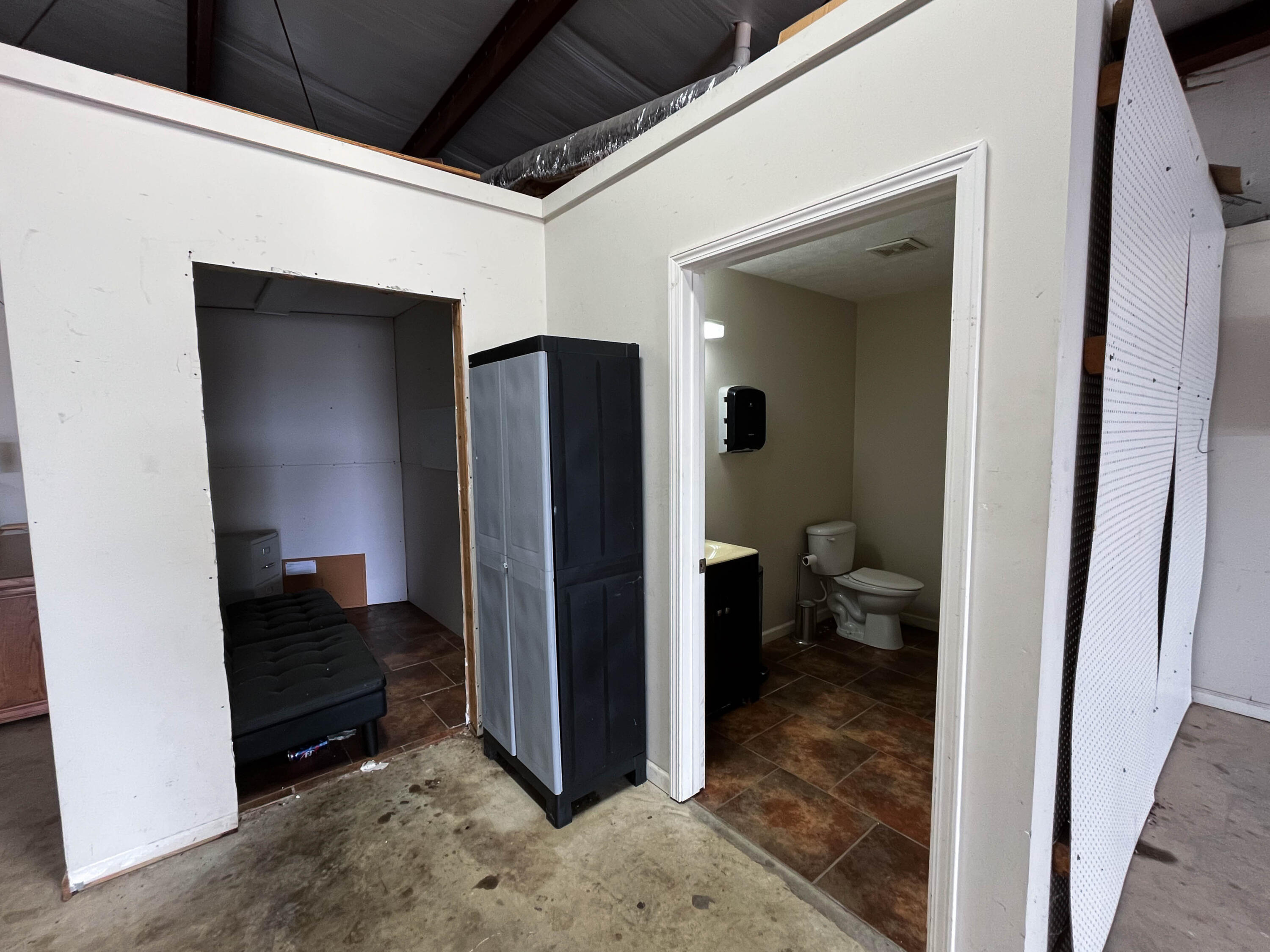 1431 Commerce Drive Property Photo 8