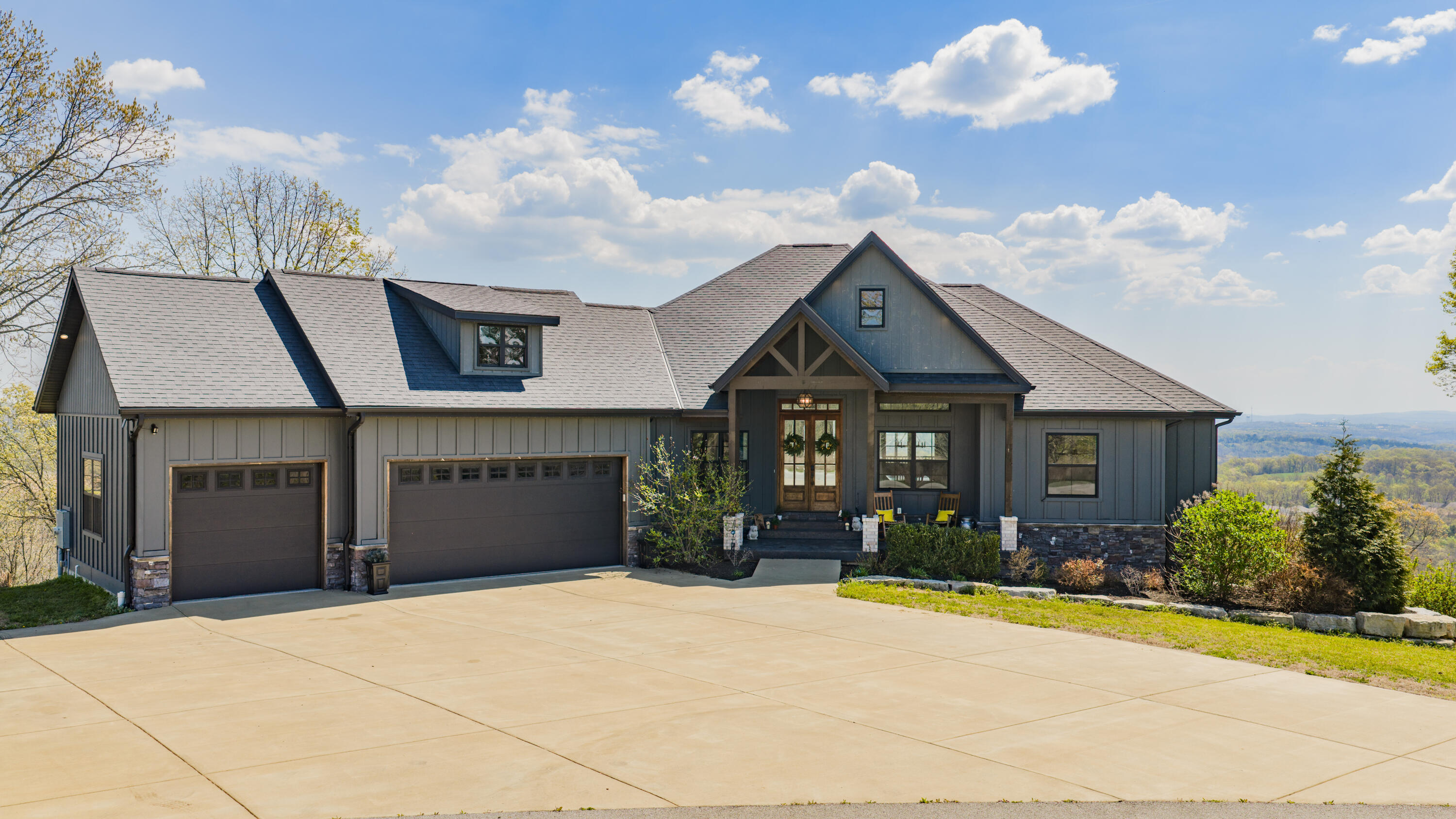 226 Chalcedony Court Property Photo 1