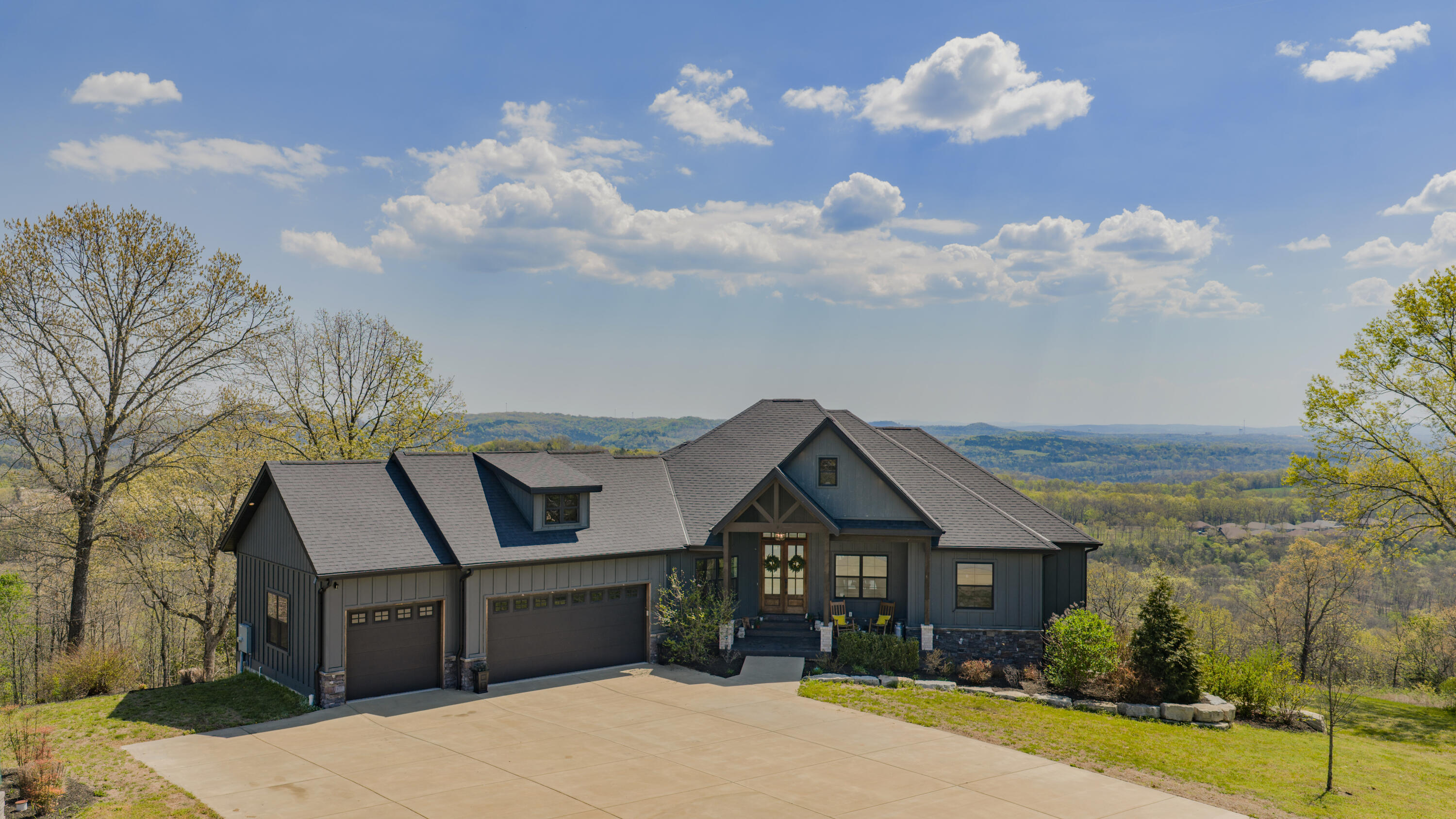 226 Chalcedony Court Property Photo 2