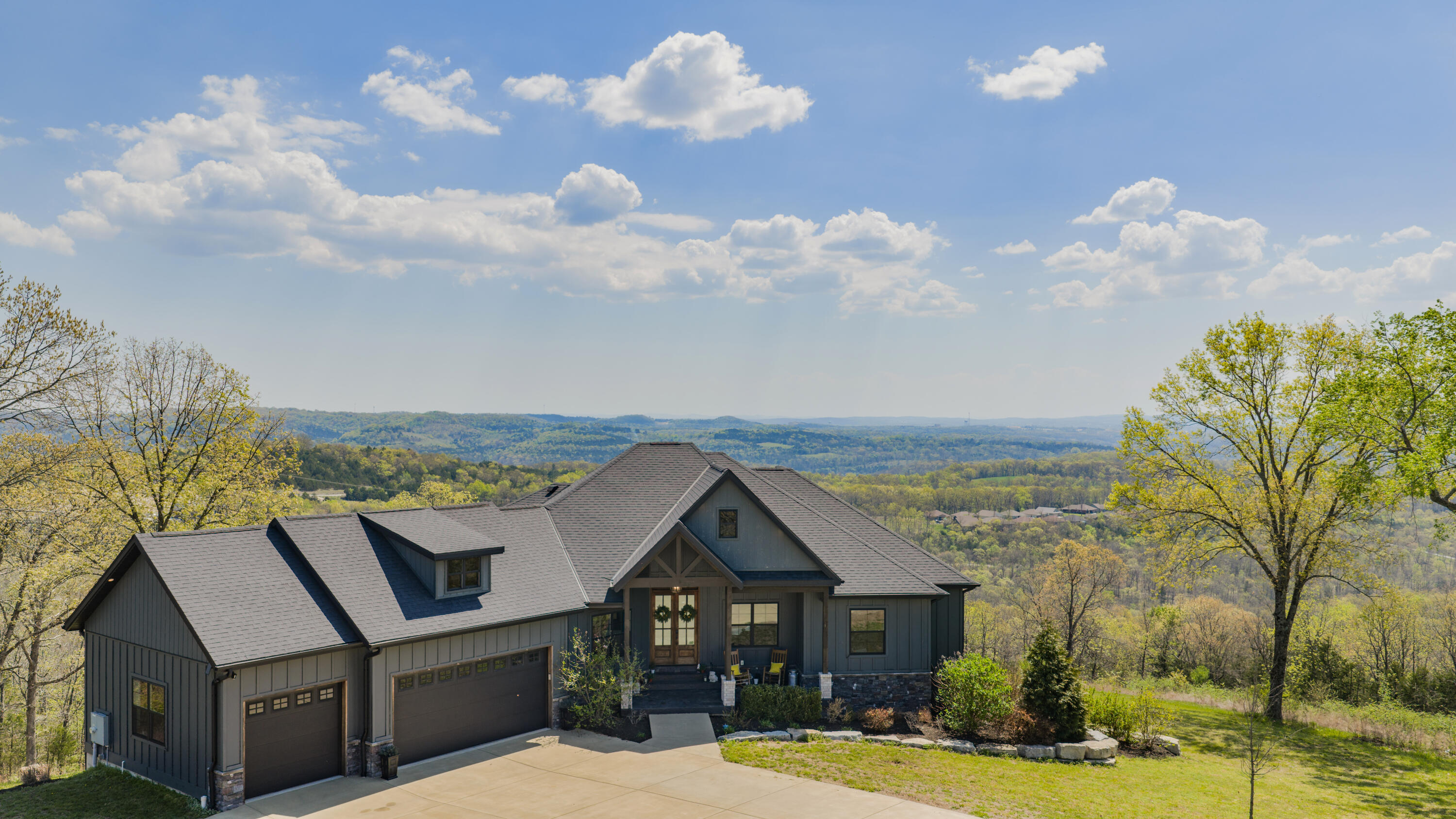 226 Chalcedony Court Property Photo 3