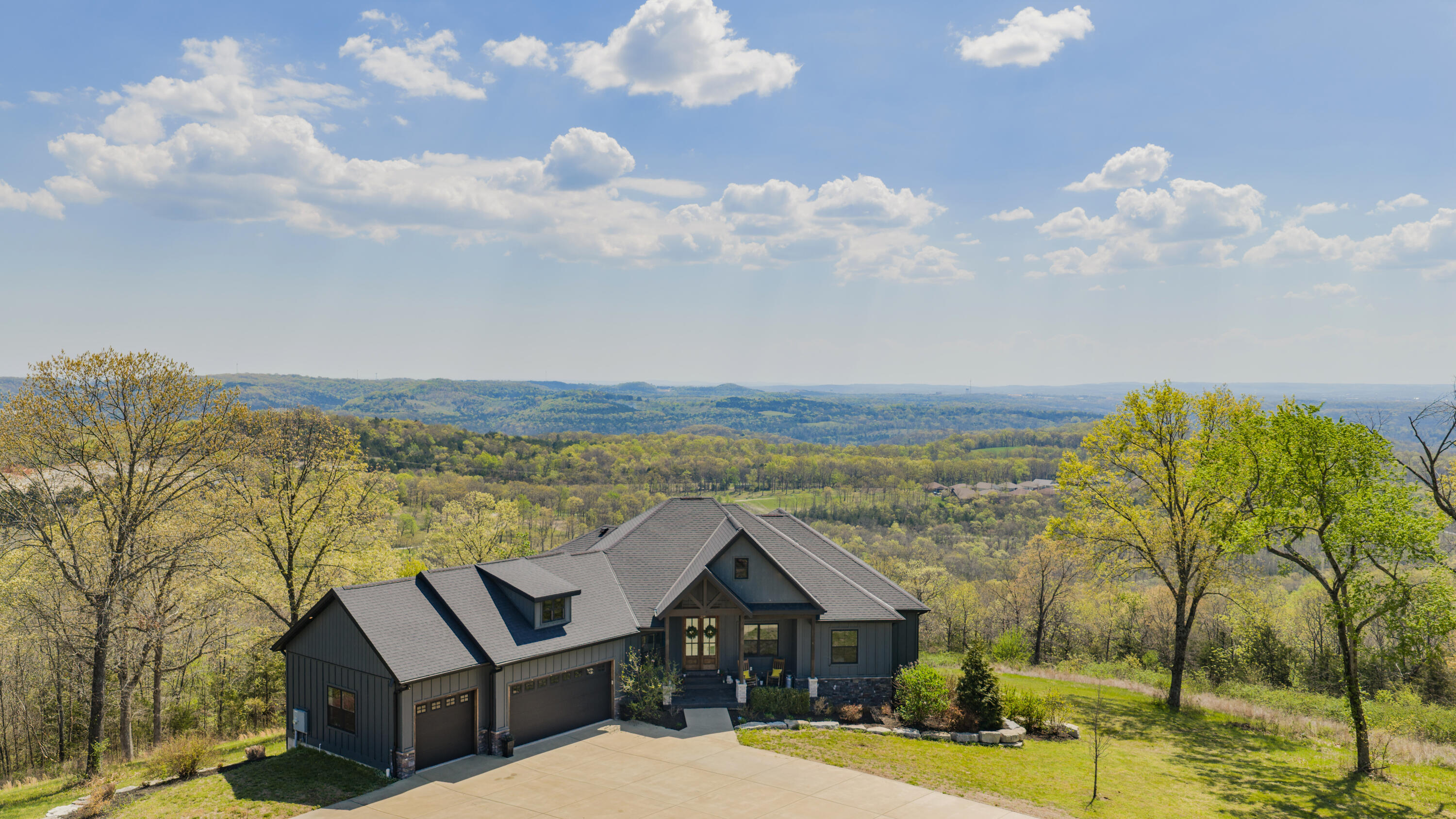 226 Chalcedony Court Property Photo 4