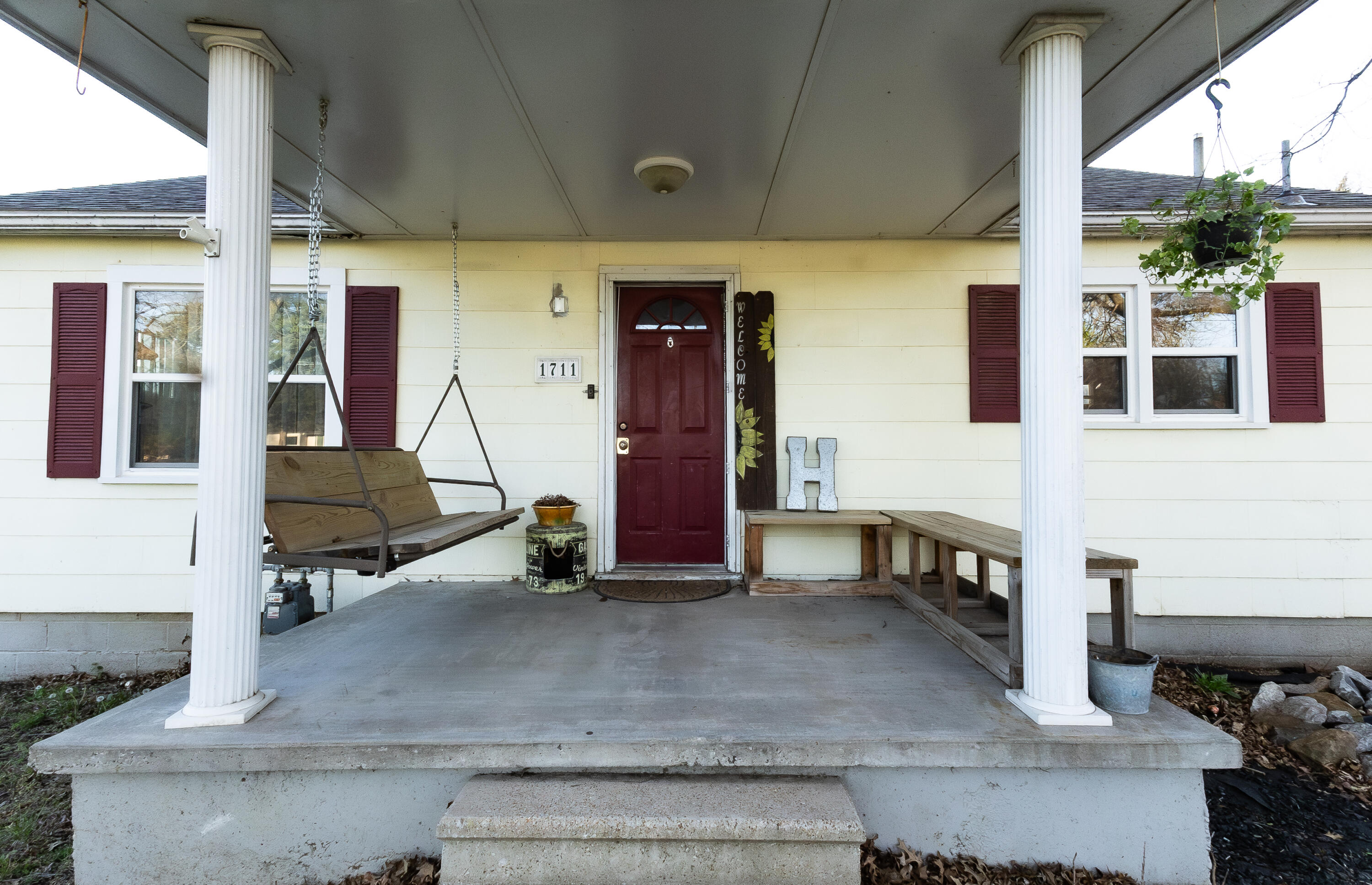 1711 North Ash Street Property Photo 3