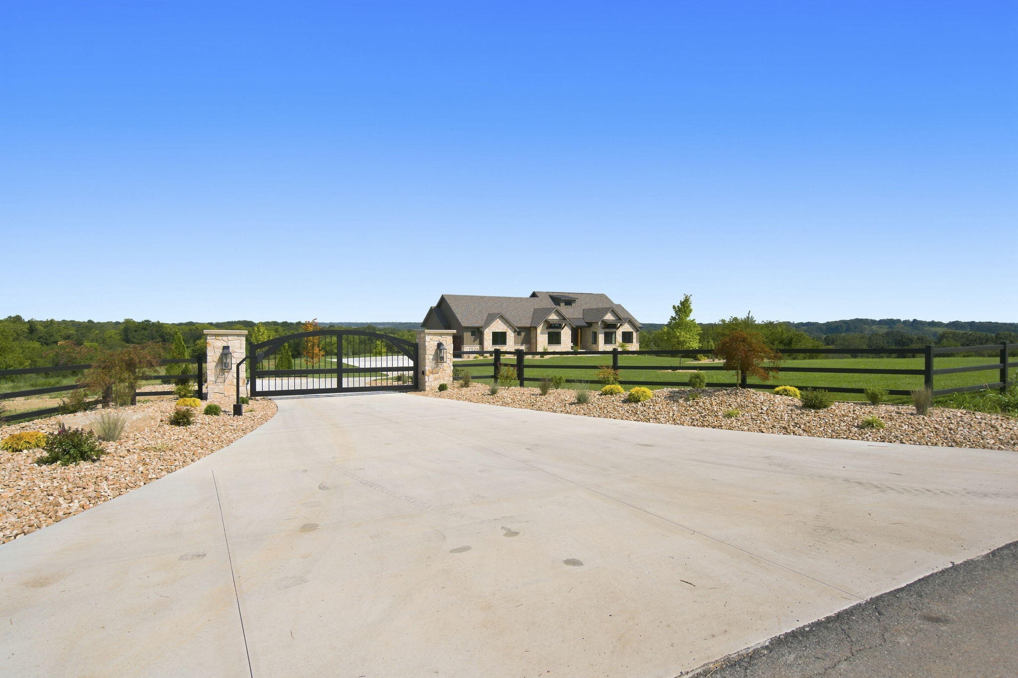 1024 Muskego Road Property Photo 8