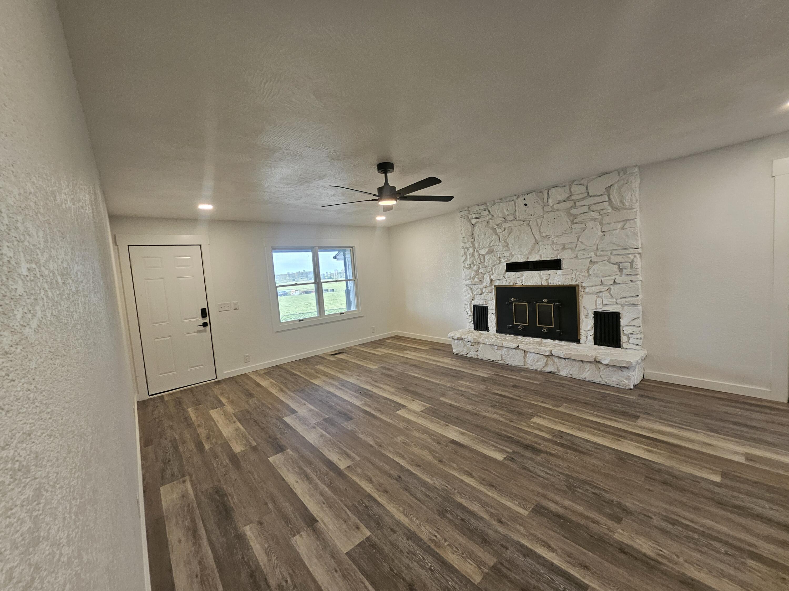 7647 Lawrence 2210 Property Photo 10