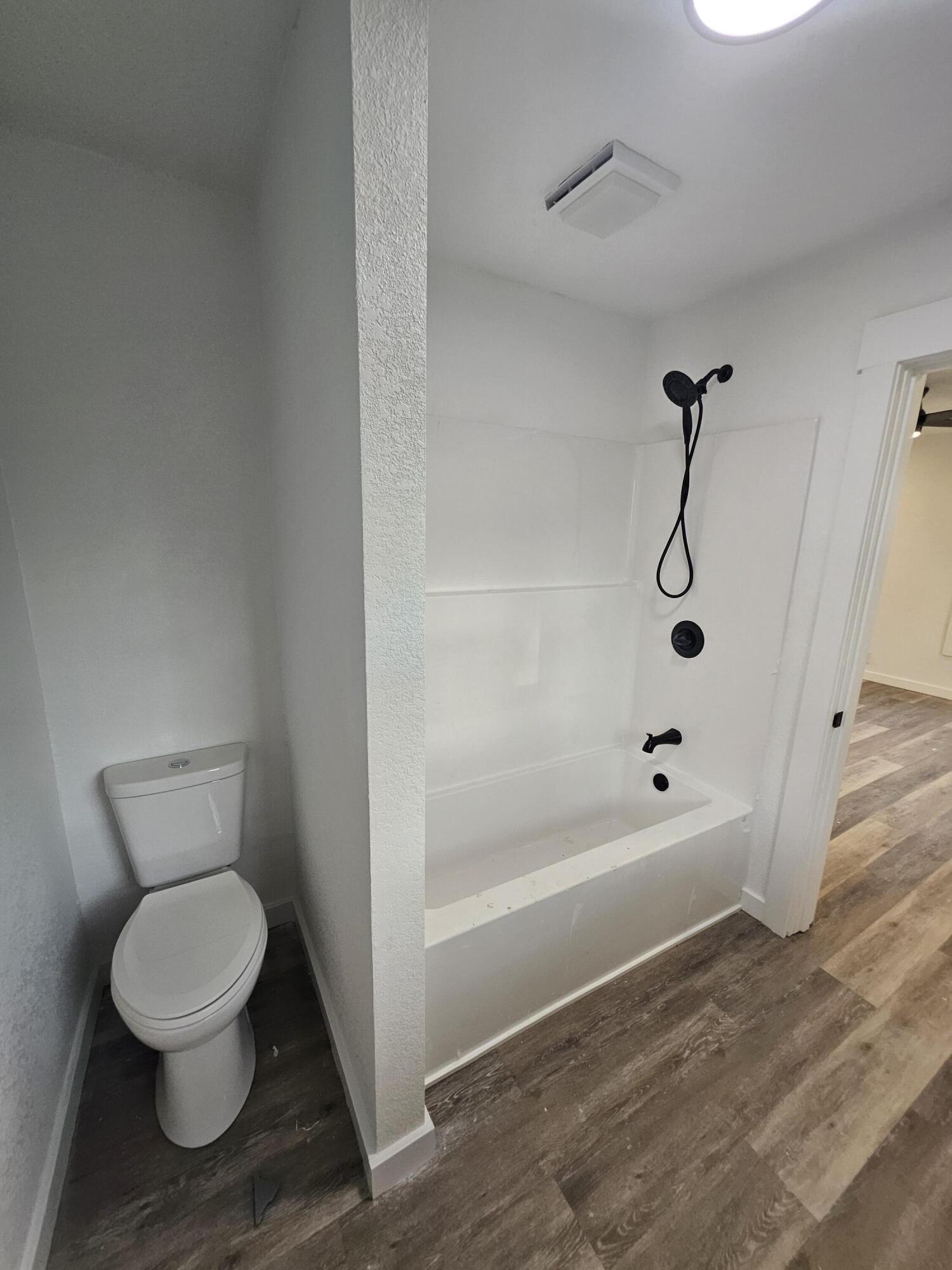 7647 Lawrence 2210 Property Photo 21