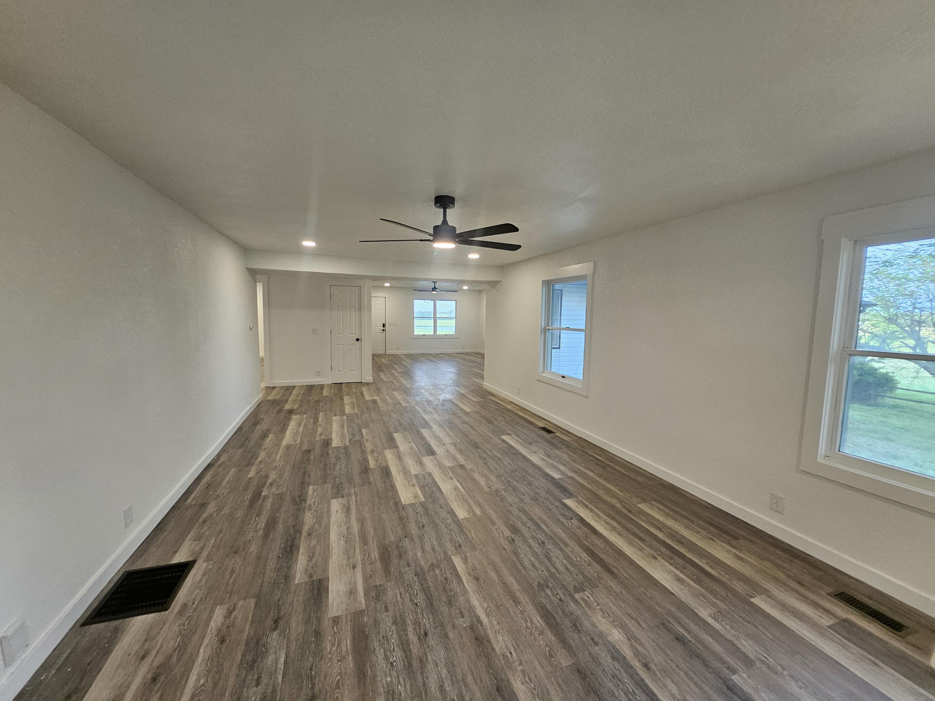 7647 Lawrence 2210 Property Photo 22