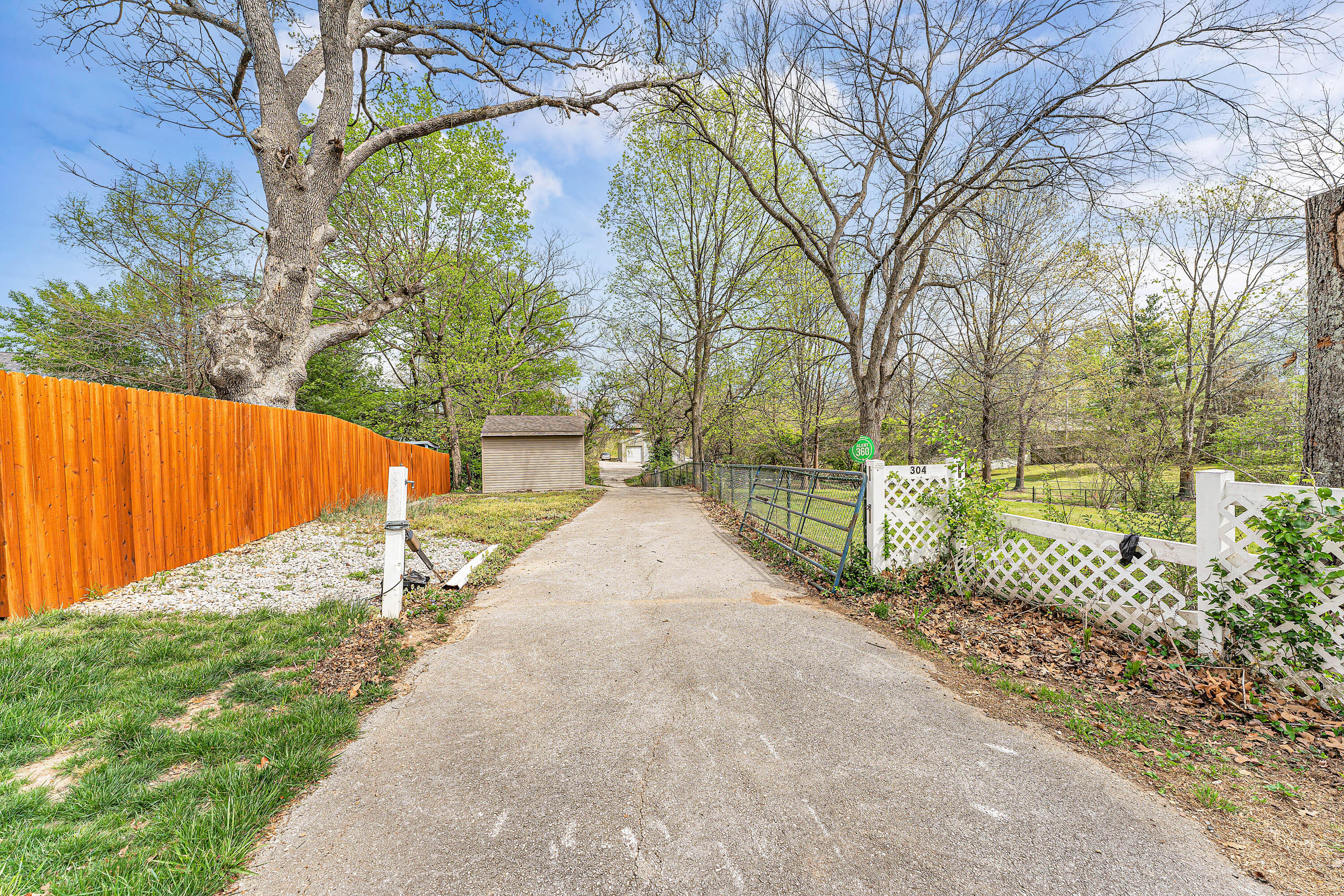 308 North Hightower Avenue Property Photo 3