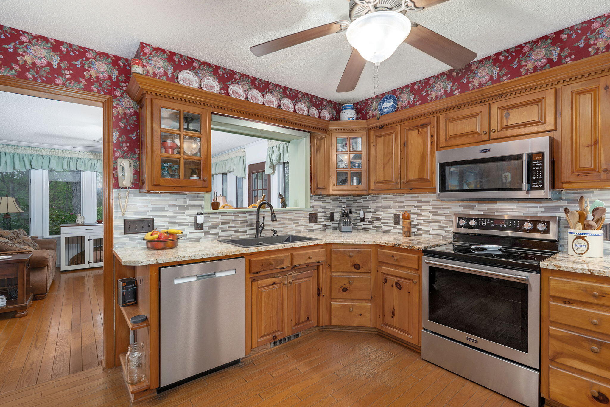103 R J Lane Property Photo 16