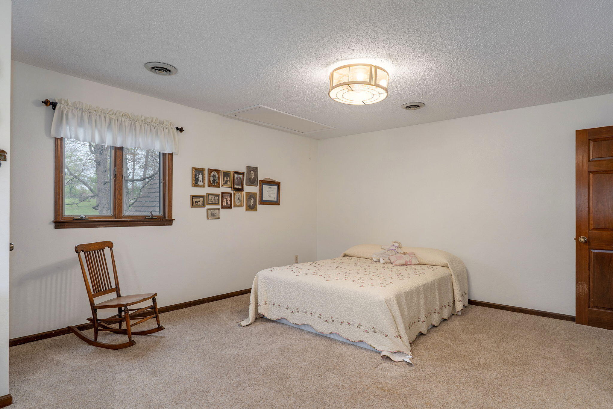 103 R J Lane Property Photo 32