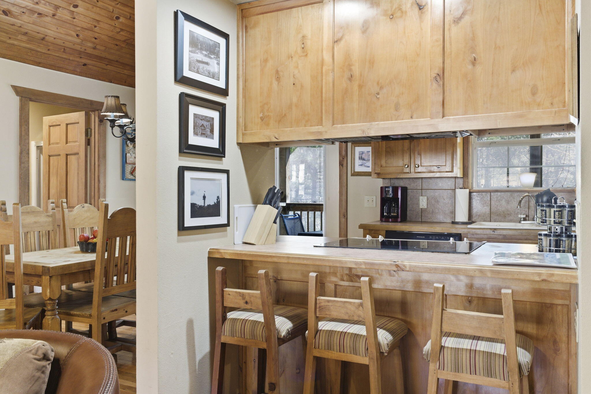 412 Baldknobber Drive Property Photo 8