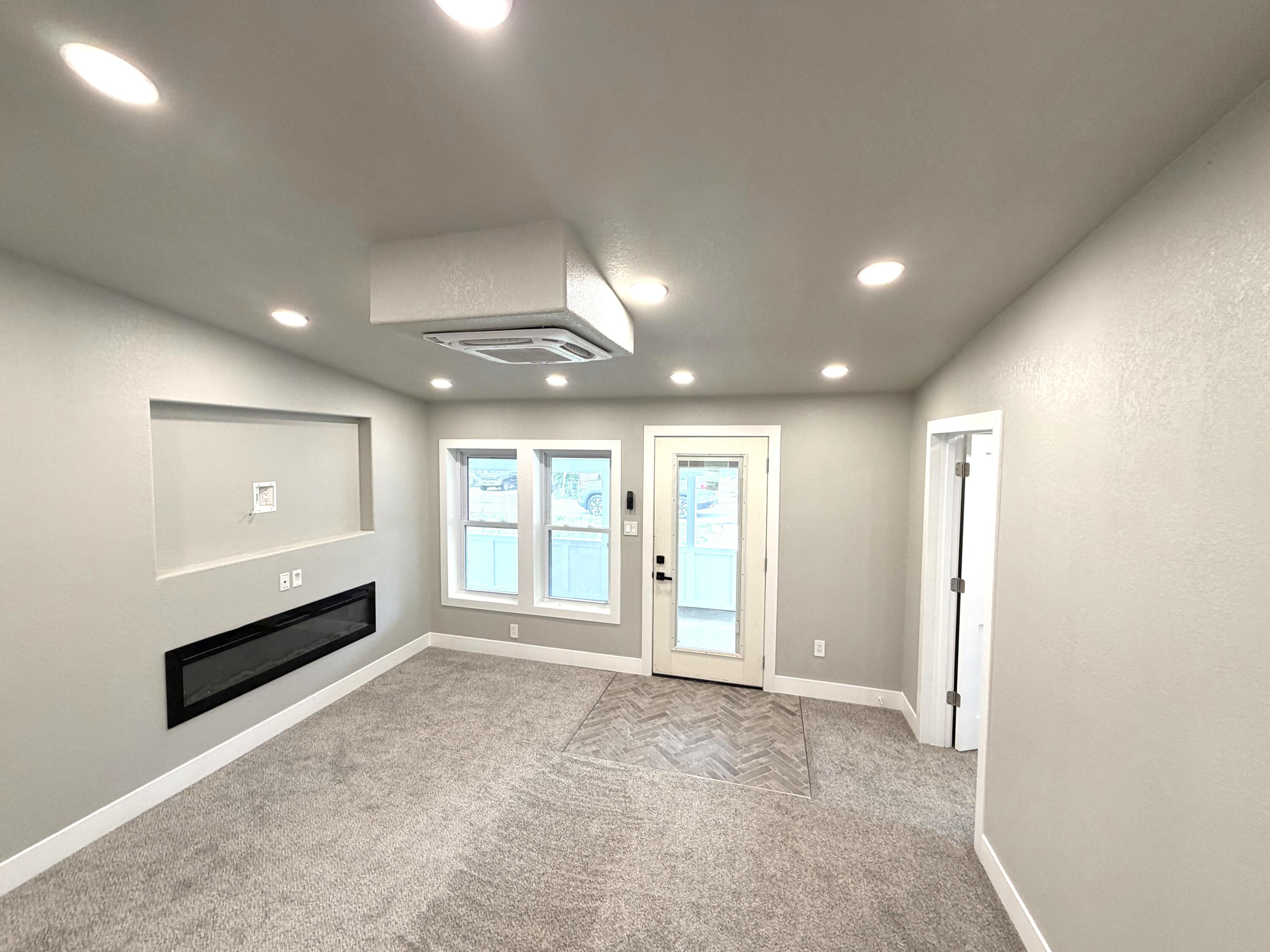 910 North Ash Street Property Photo 2