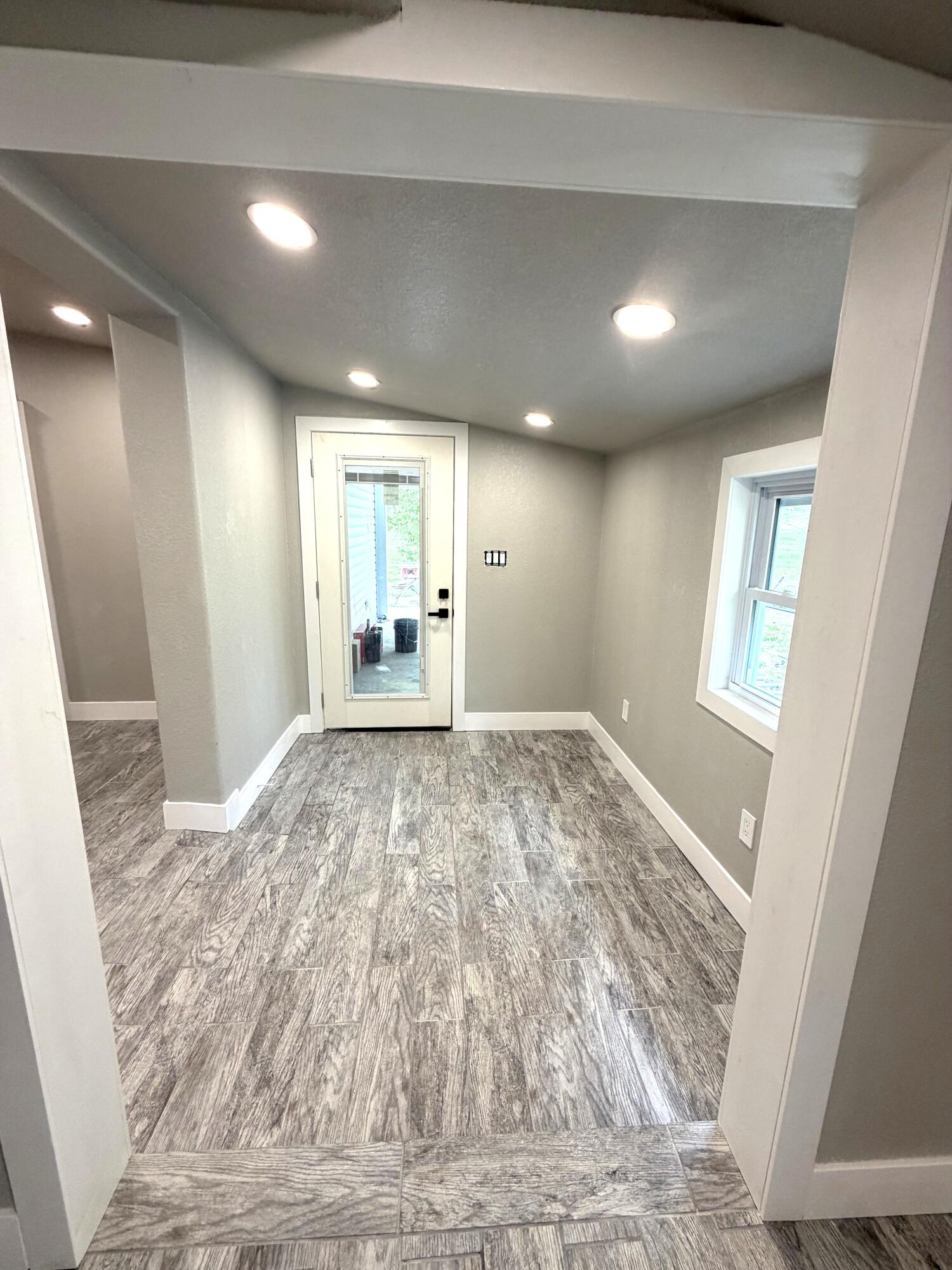 910 North Ash Street Property Photo 18